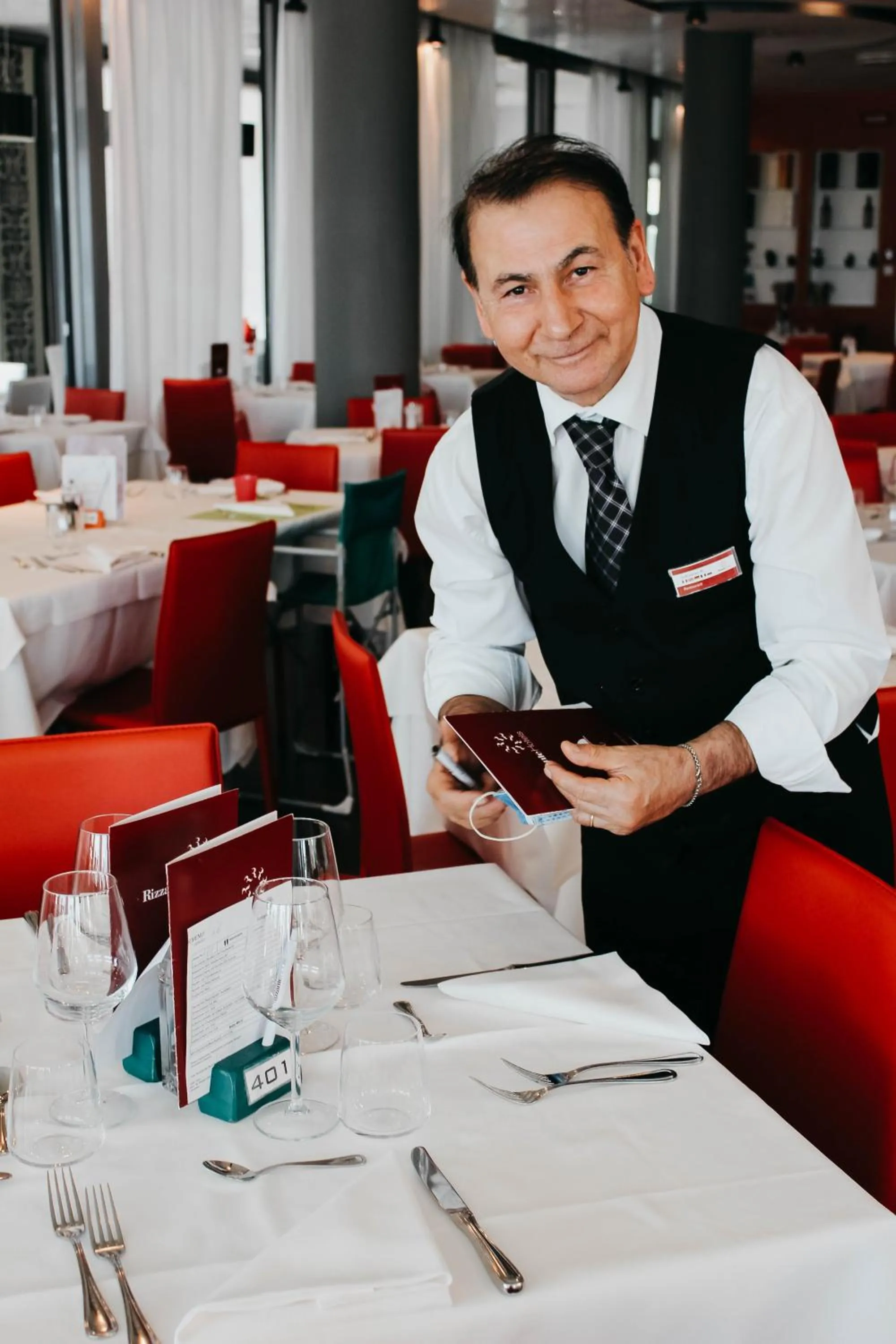 Restaurant/places to eat in Hotel Adlon