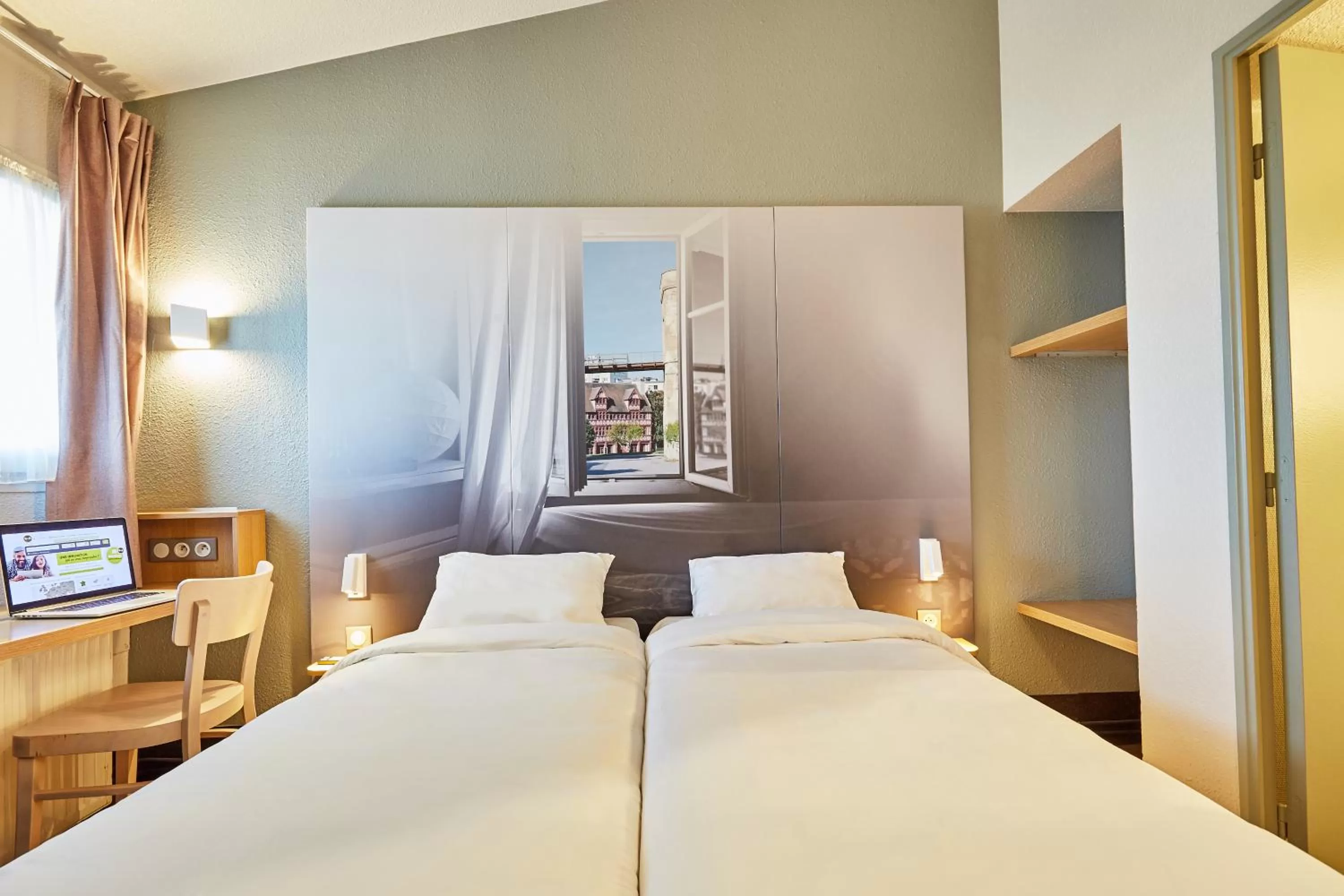 Bedroom, Bed in B&B HOTEL CAEN Sud