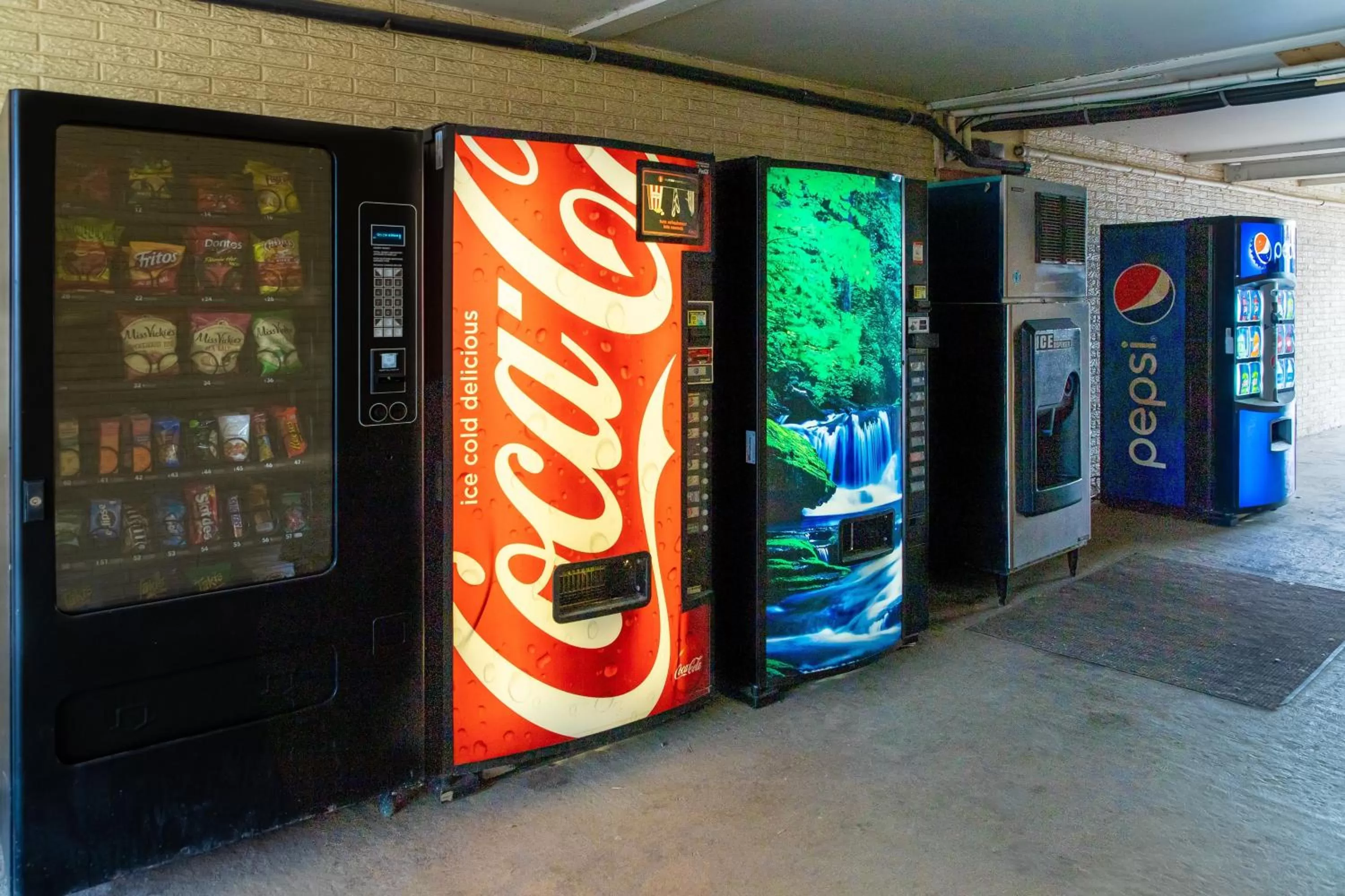 Other in Red Roof Inn Savannah - Richmond Hill I-95