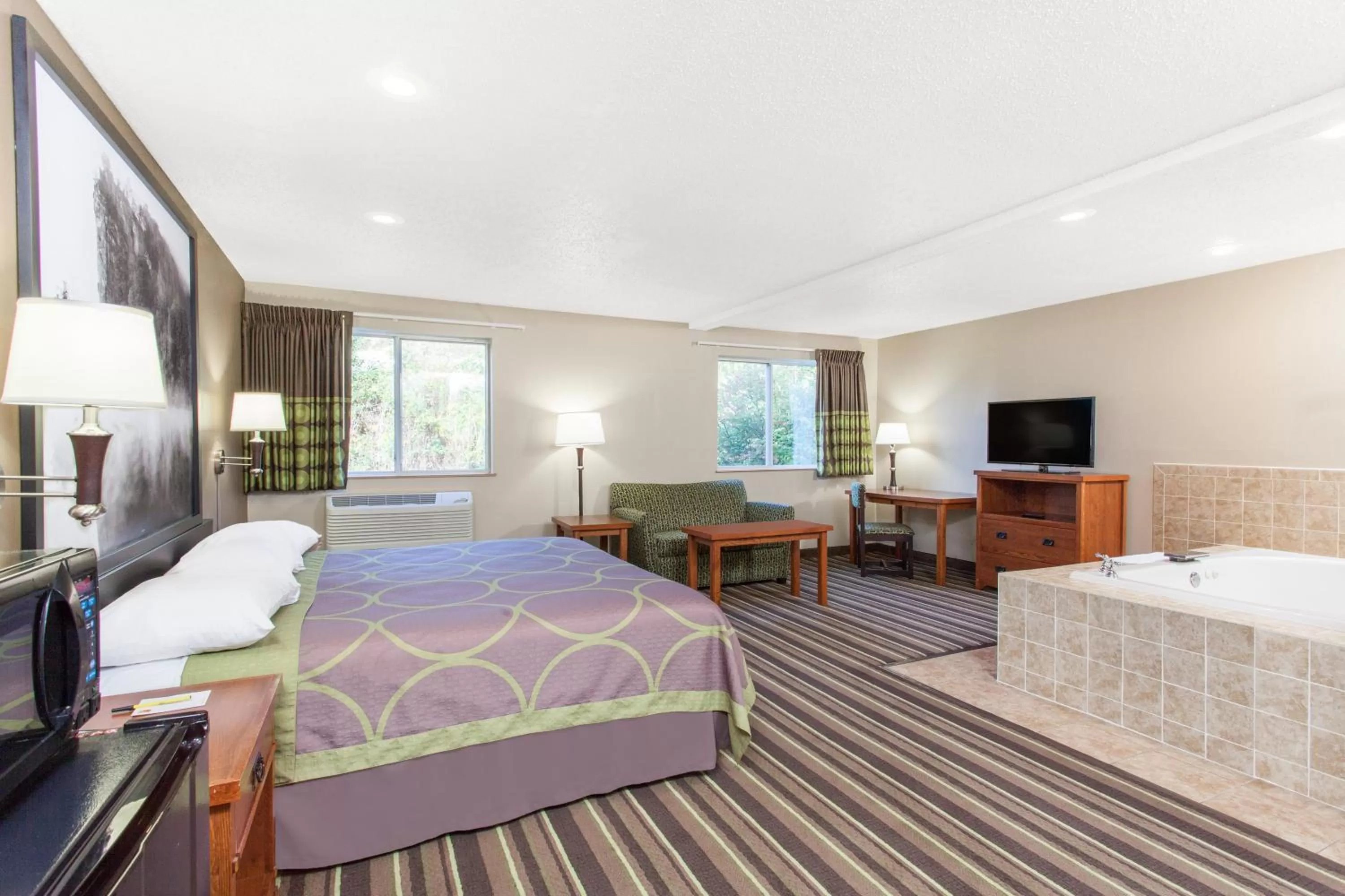 Bed in Super 8 by Wyndham Richlands/Claypool Hill Area