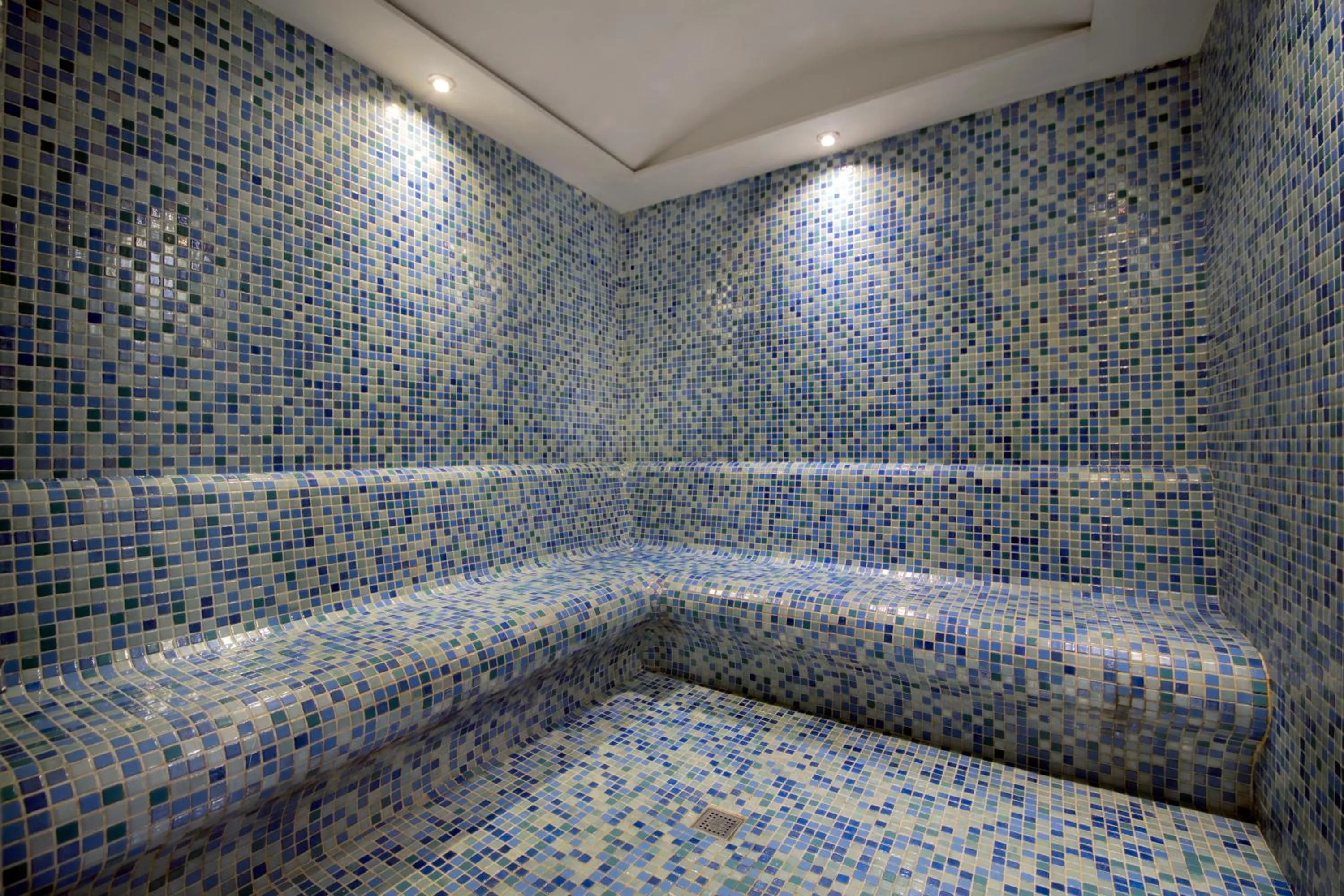 Steam room in Dosso Dossi Hotels Old City