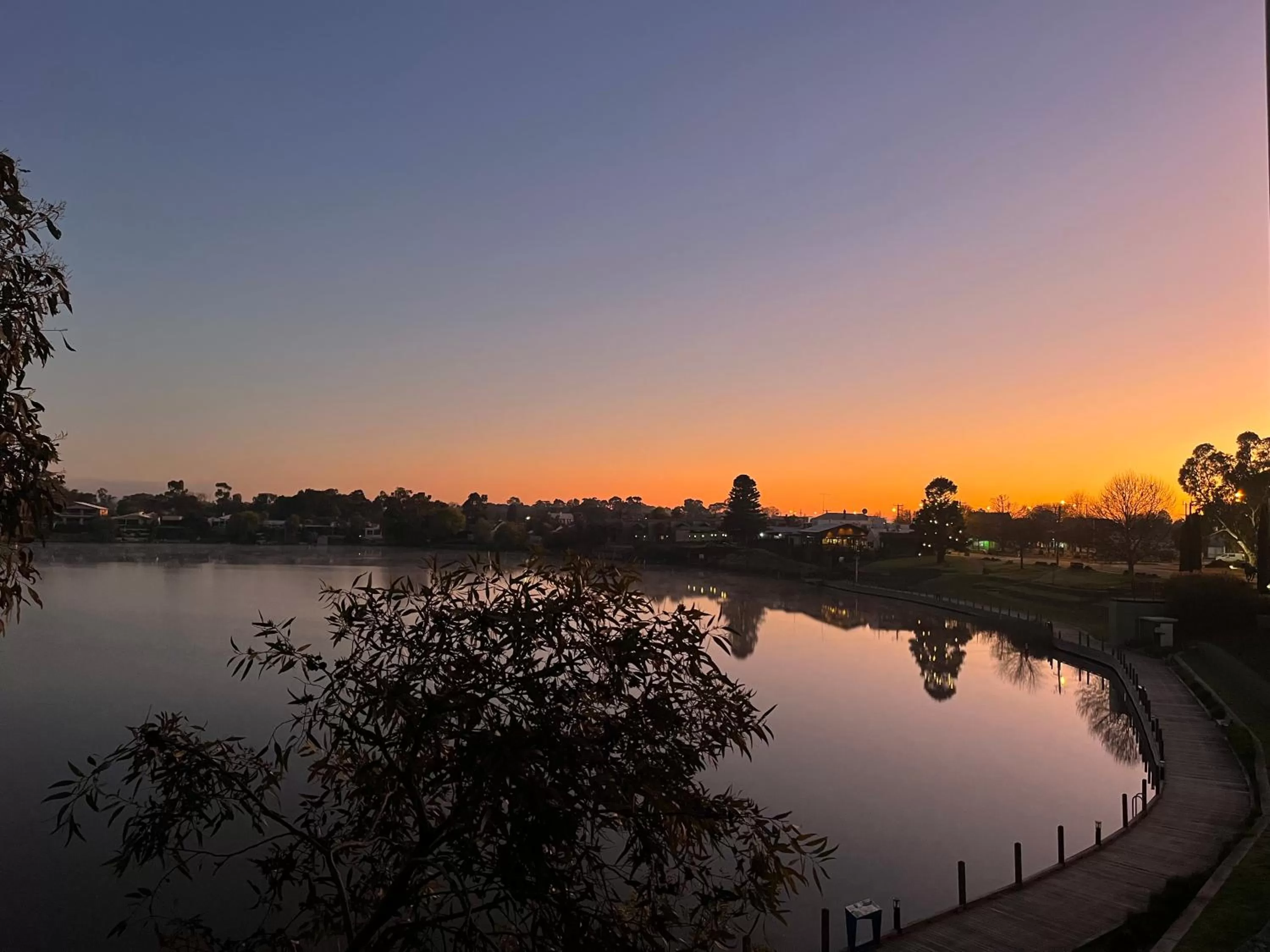 Natural landscape, Sunrise/Sunset in Nagambie Waterfront Motel