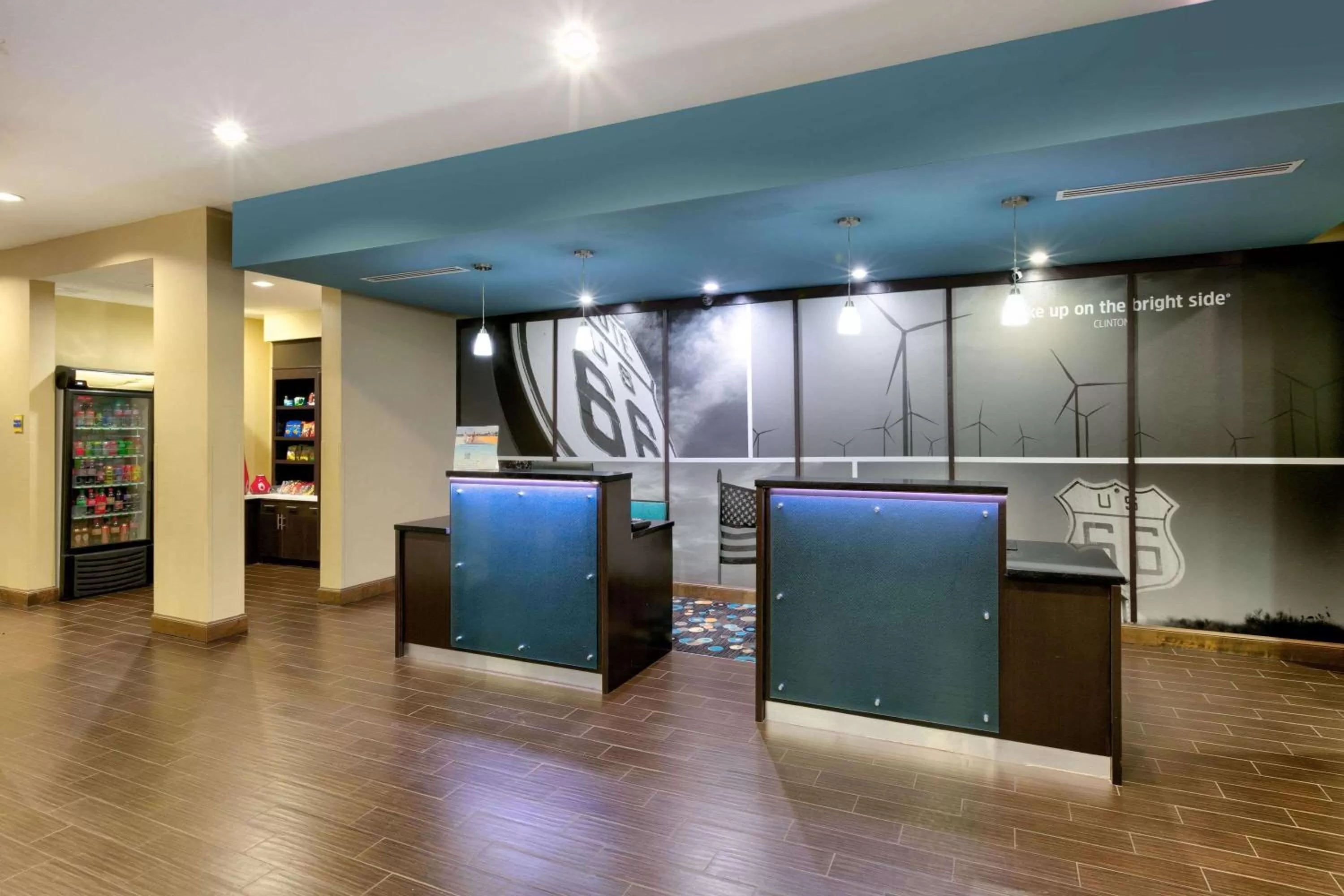 Lobby or reception in La Quinta by Wyndham Clinton Historic Route 66