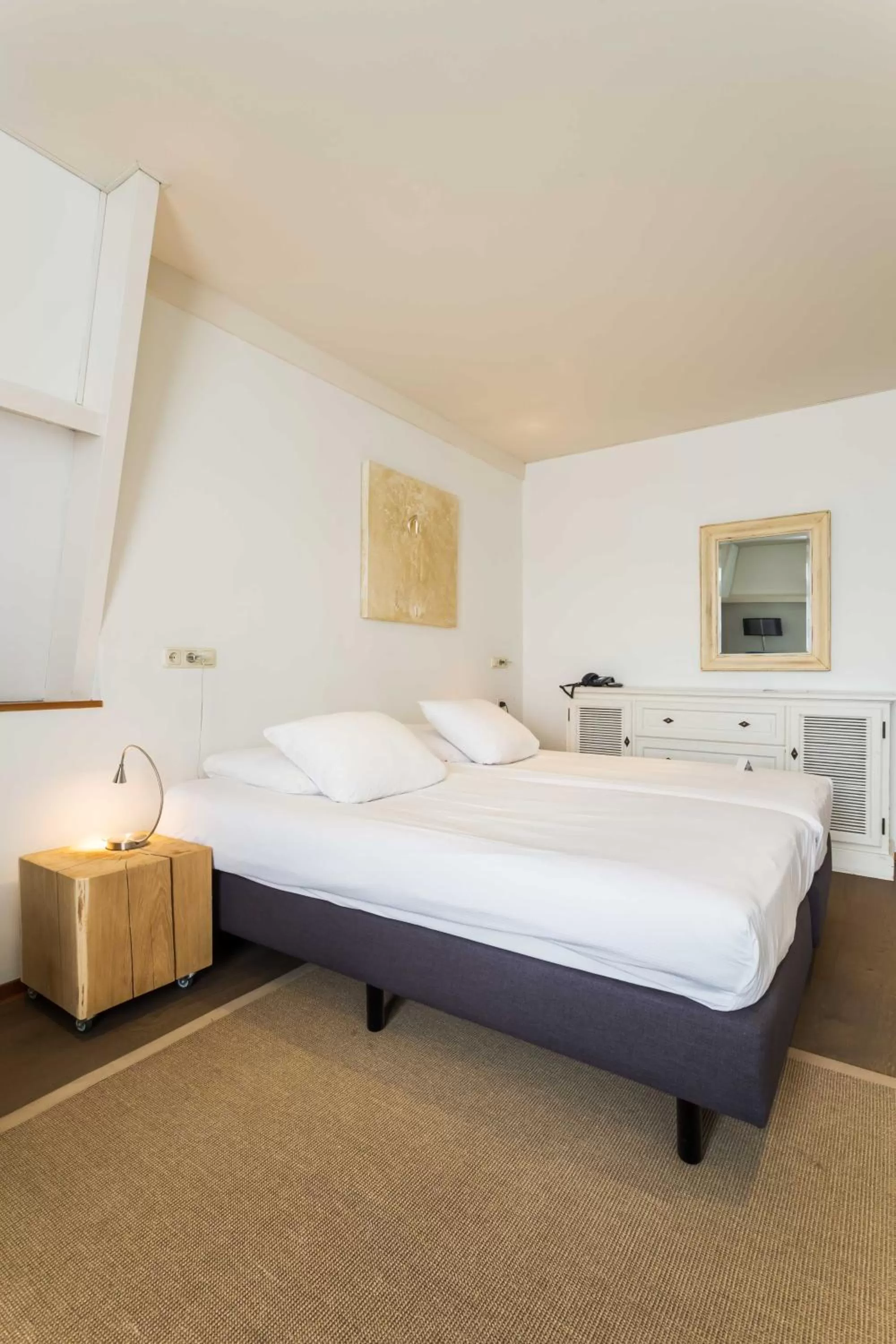 Bedroom, Bed in Strandhotel Domburg