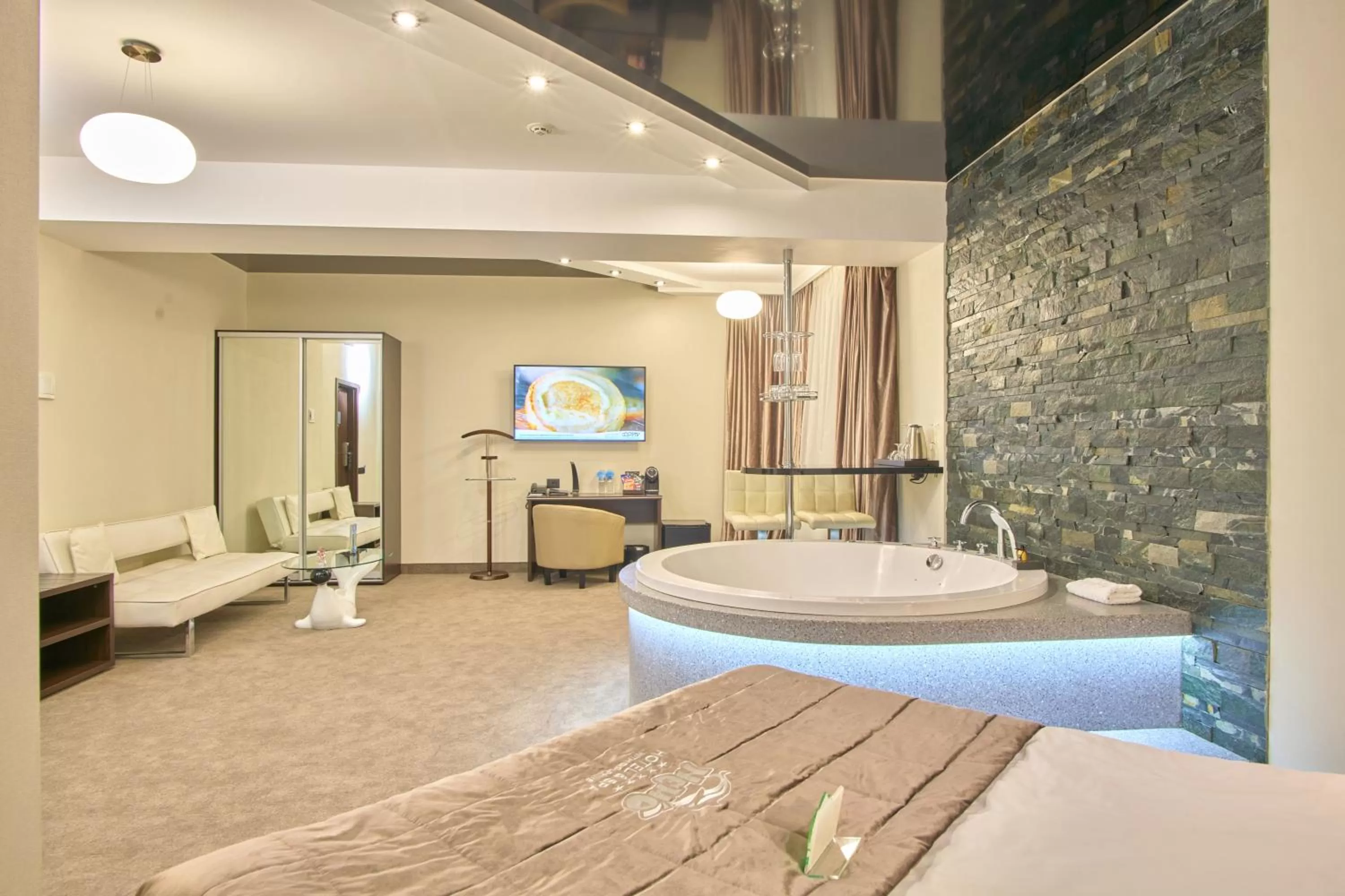 Living room in Hotel & Spa NEMO with dolphins