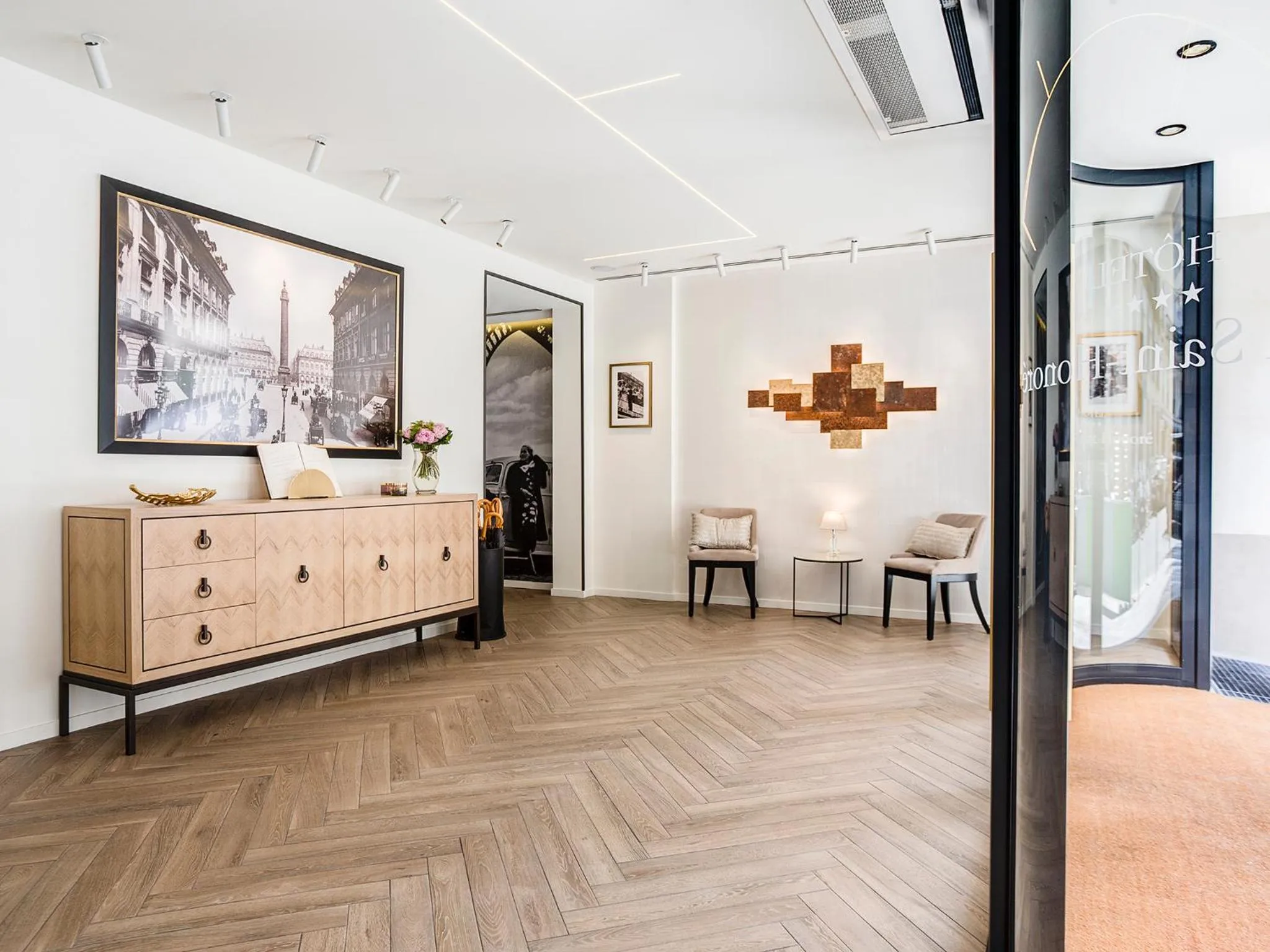 Lobby or reception in Hotel Royal Saint Honore Paris Louvre