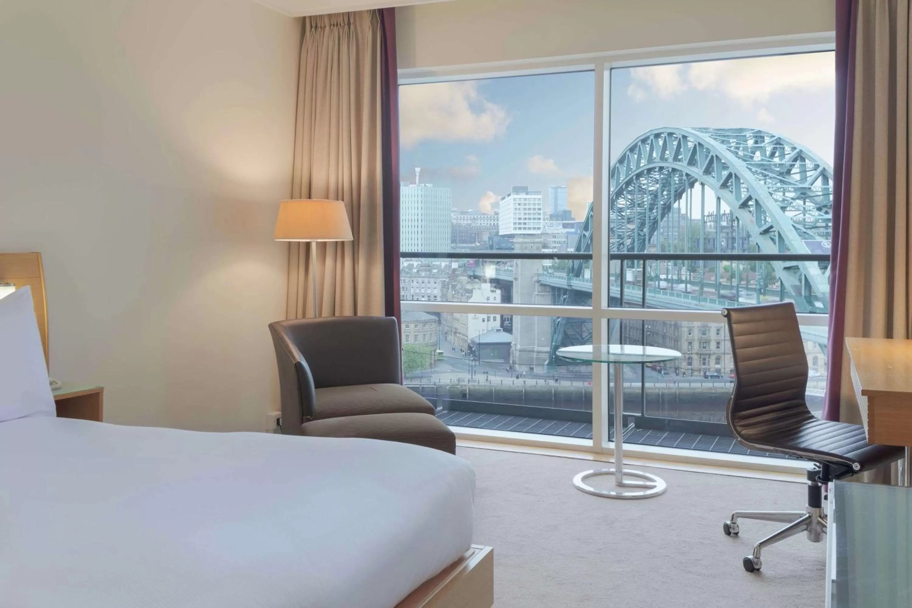 View (from property/room), Bed in Hilton Newcastle Gateshead