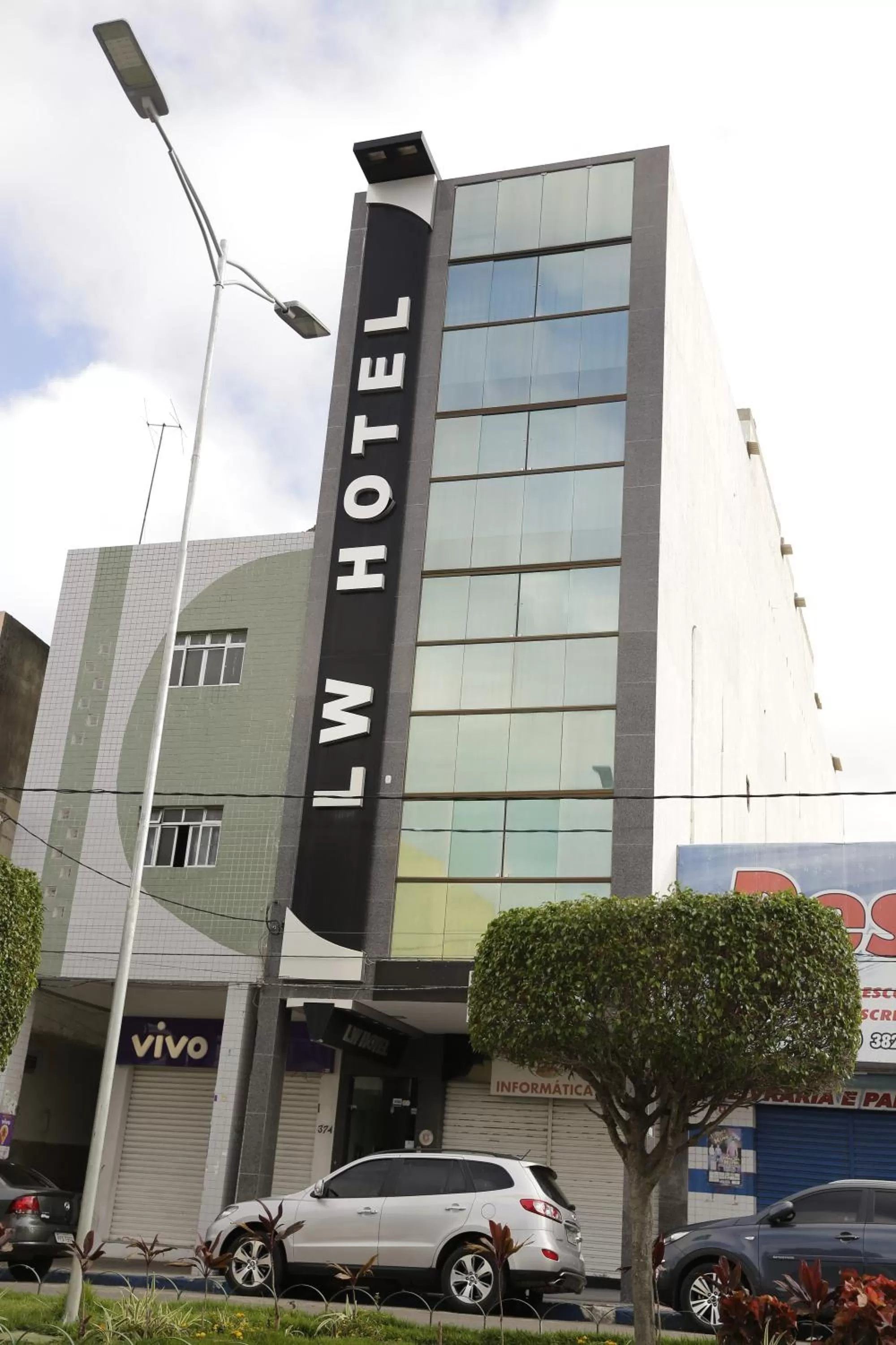 Facade/entrance in LW Hotel