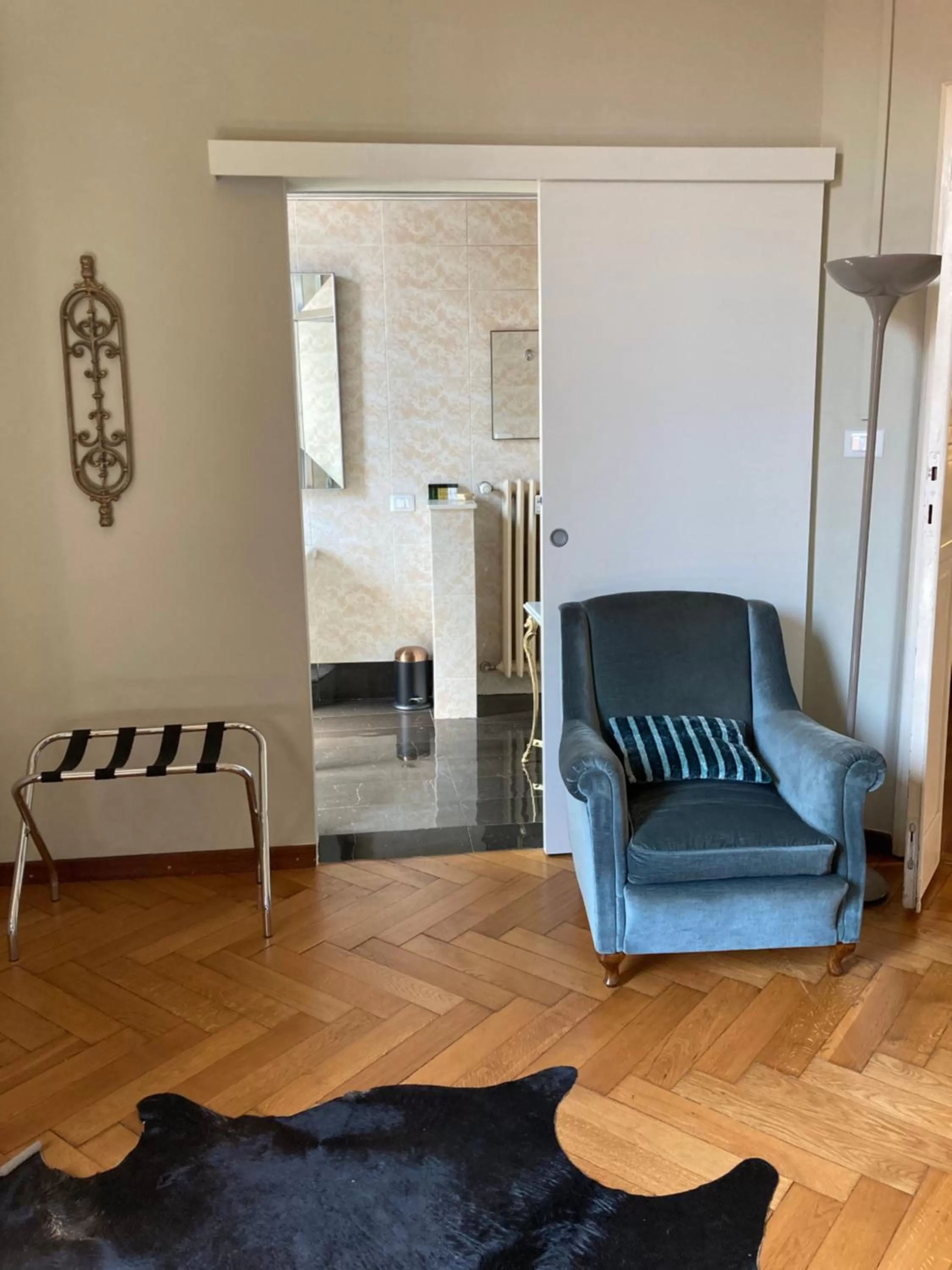 Photo of the whole room, Bed in Liberty House