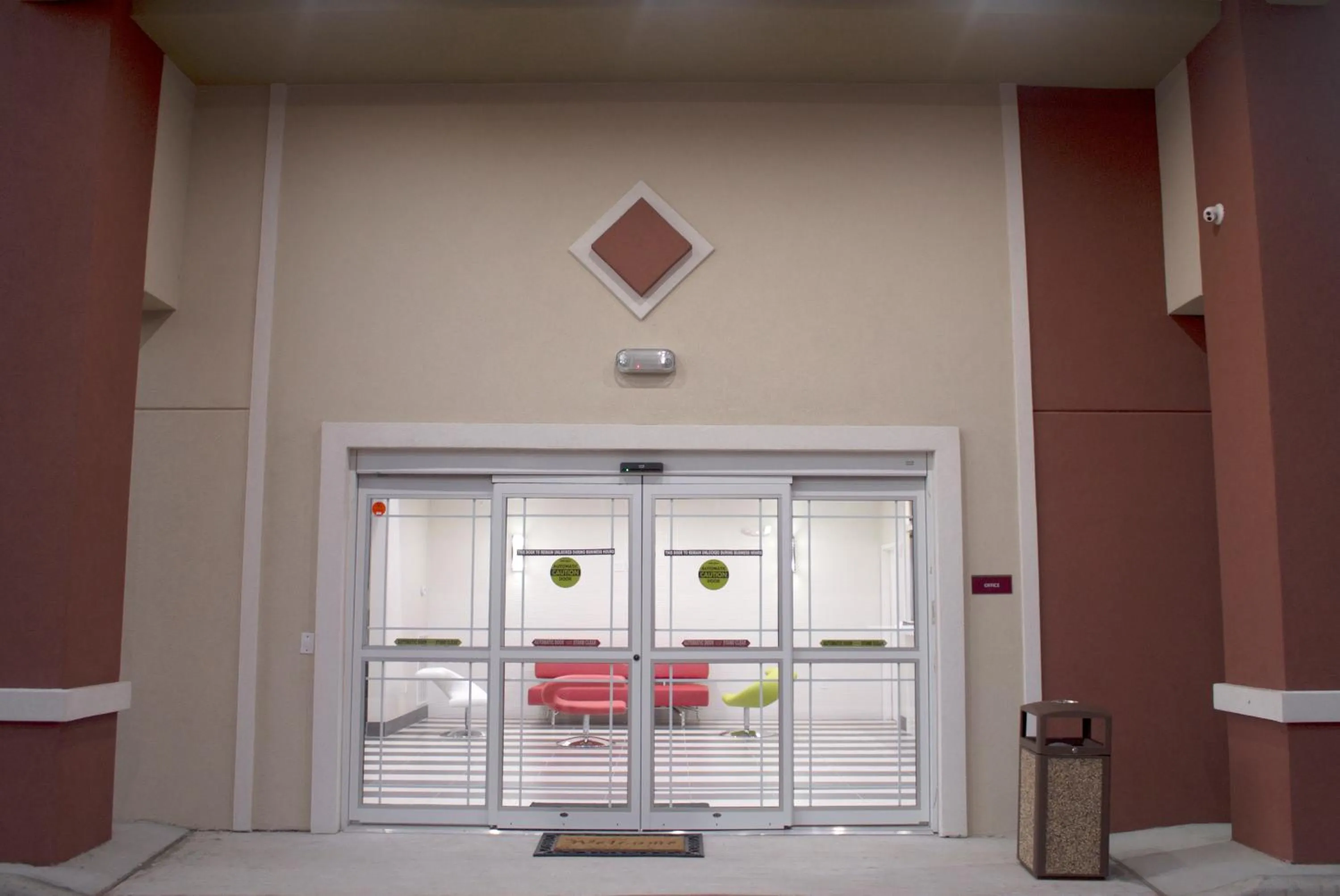 Facade/entrance in Grand Villa Inn and Suites Westchase/Chinatown