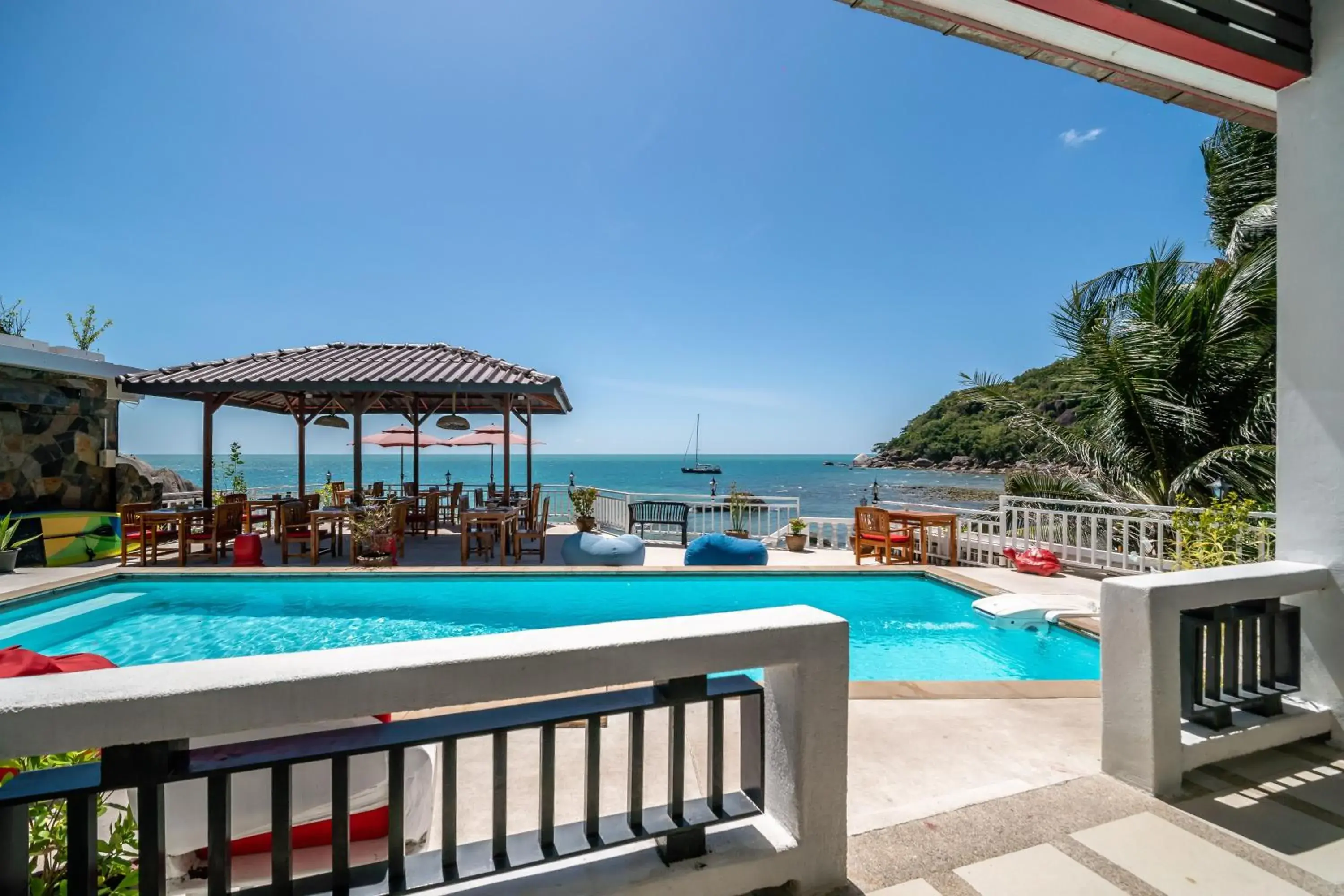 Double Room with Pool View in Crystal Bay Beach Resort Double Room with Pool View in Crystal Bay Beach Resort