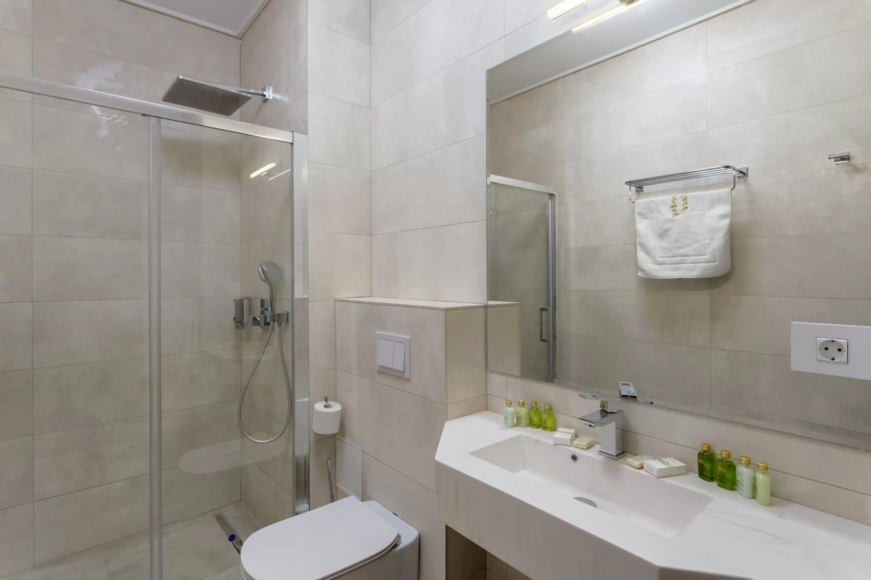 Bathroom in Lahovary Palace Hotel