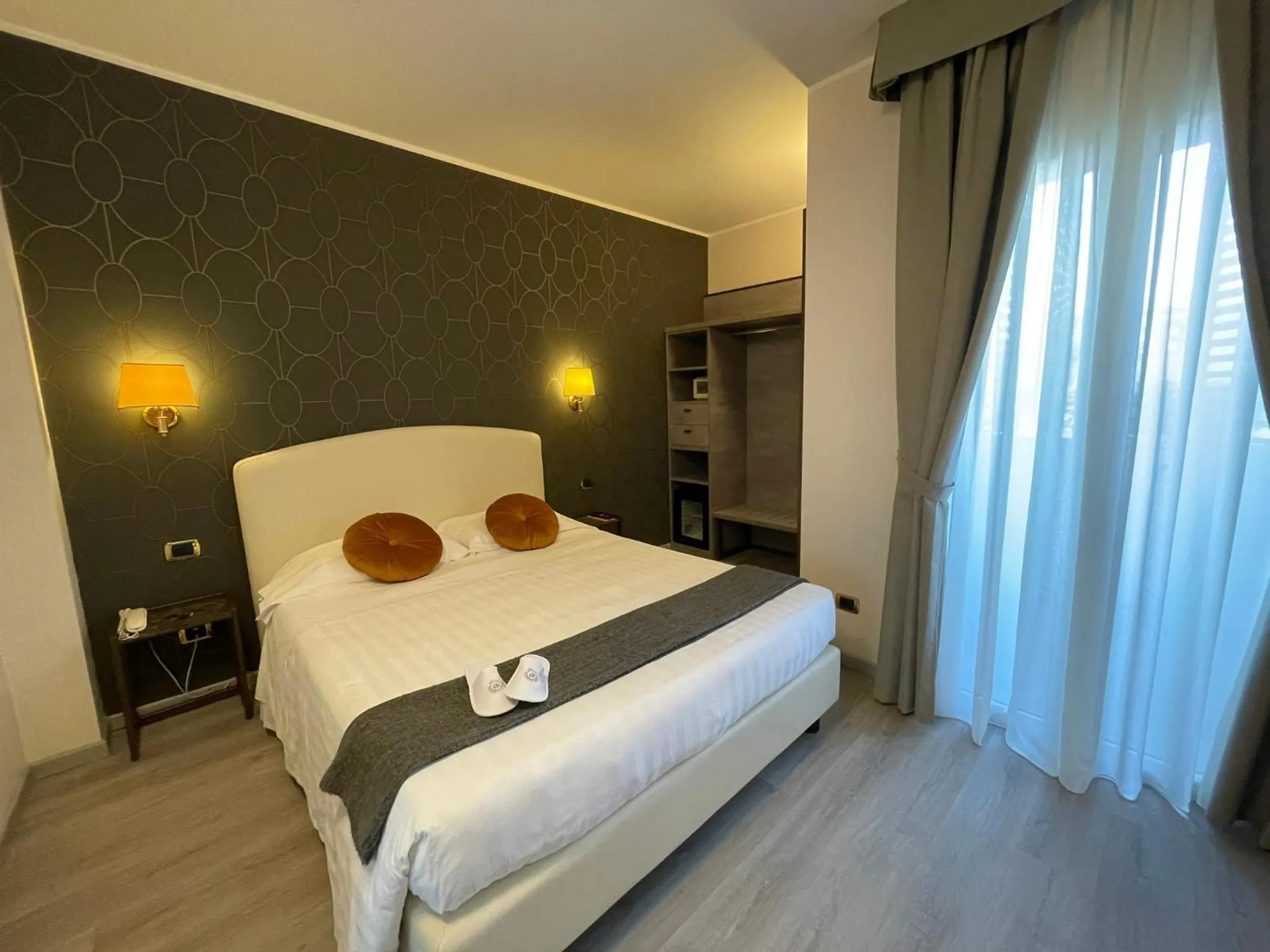 Bedroom, Bed in Hotel Florence Milano
