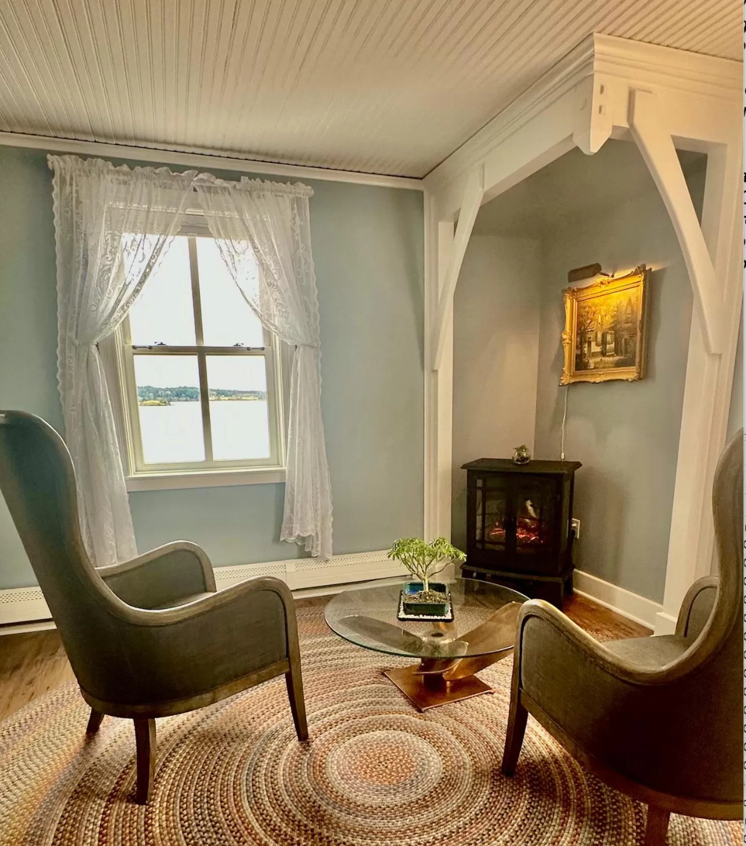 Seating area in Orcas Hotel