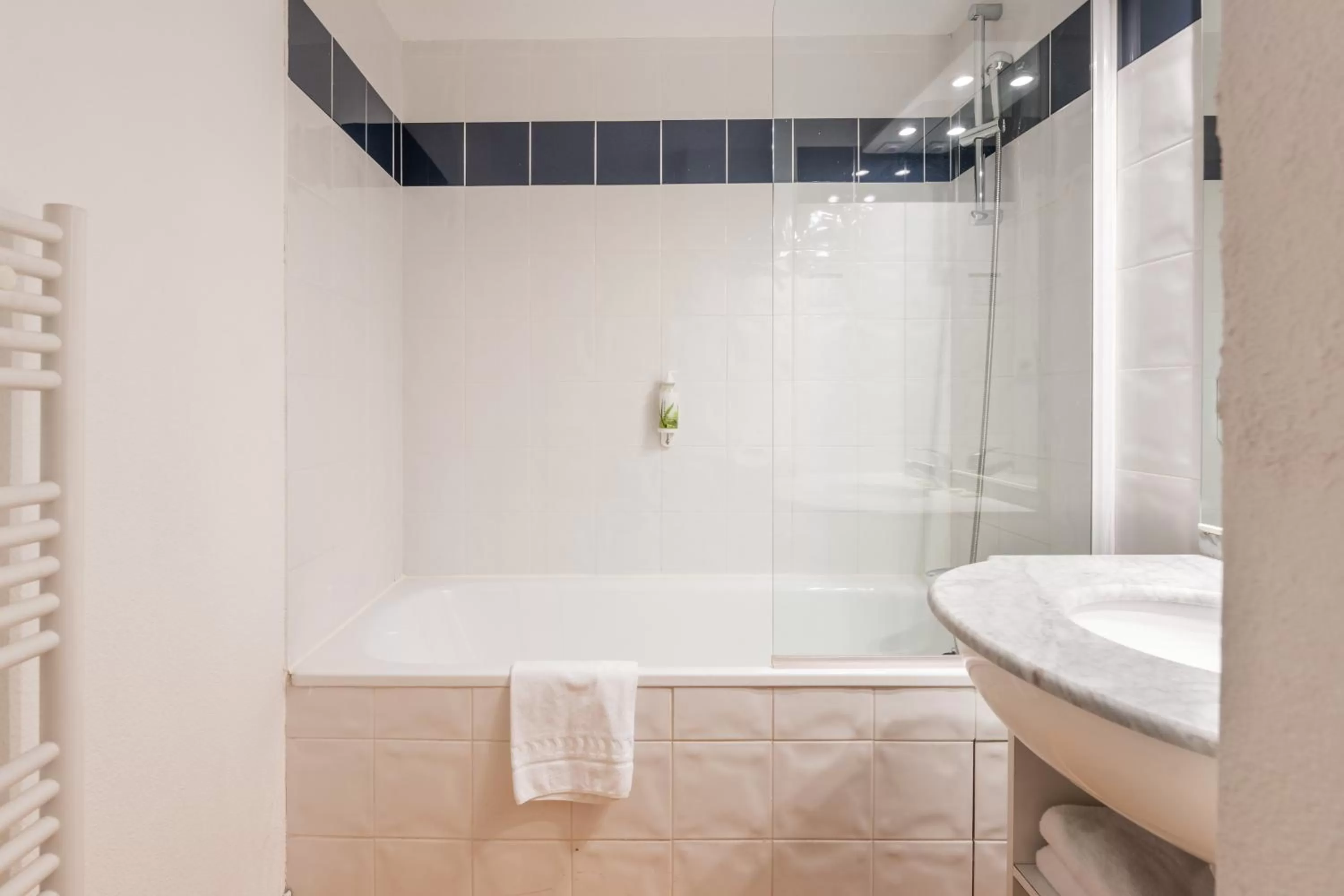 Bathroom in Residhotel Grenette