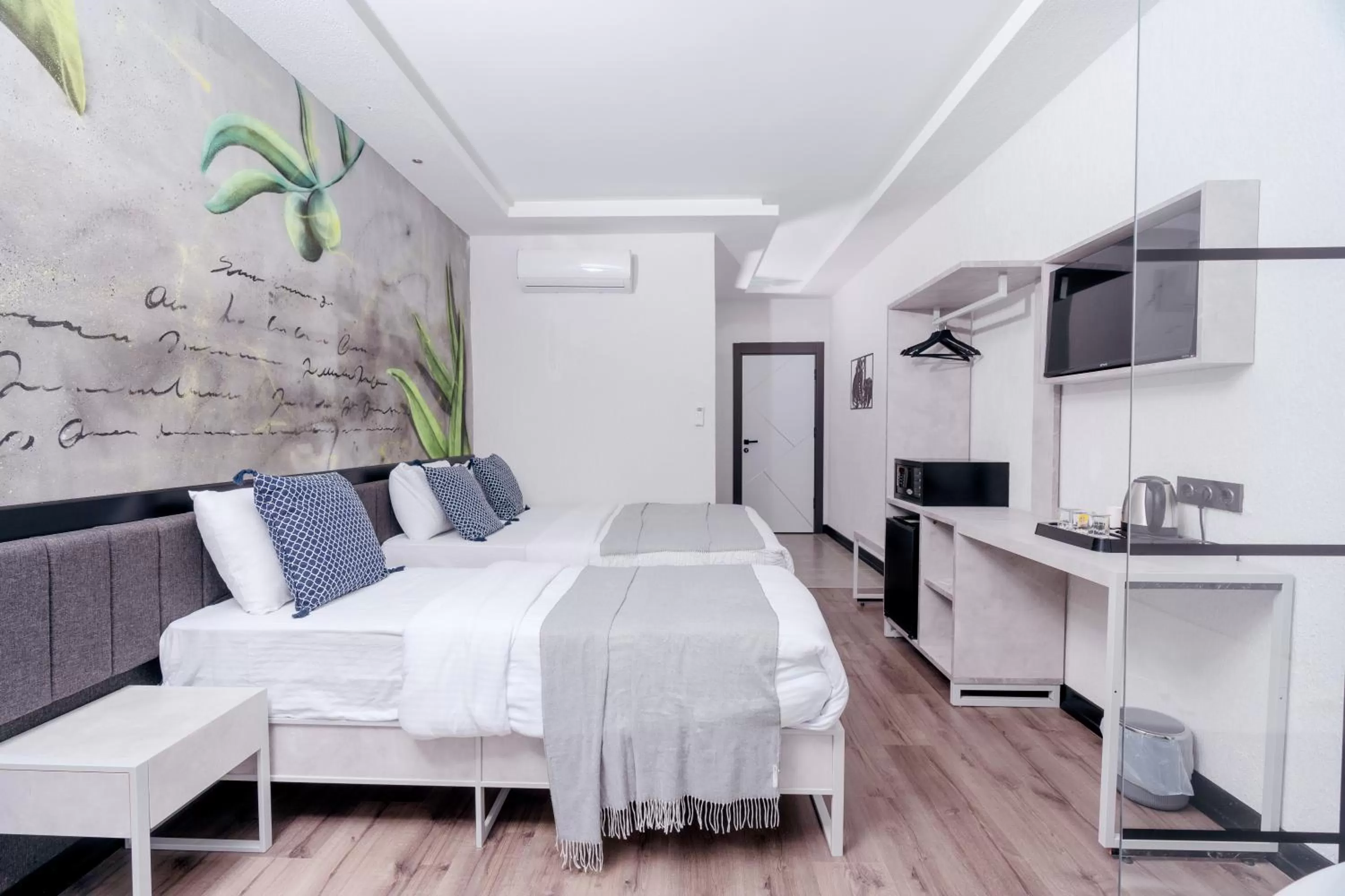 Photo of the whole room, Bed in Melanj Airport Hotel