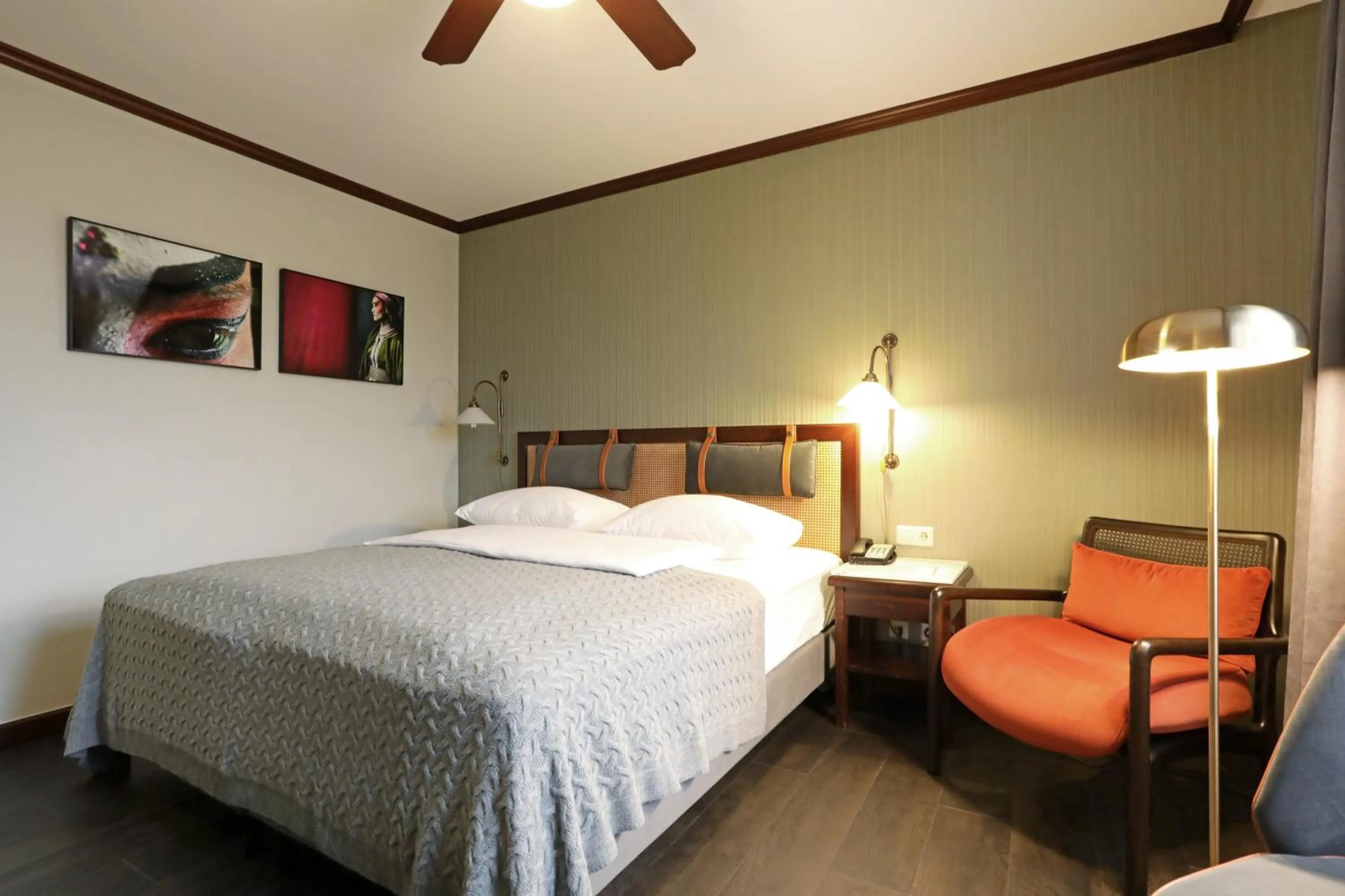 Bed in Mercure Hotel Frankfurt Airport Langen