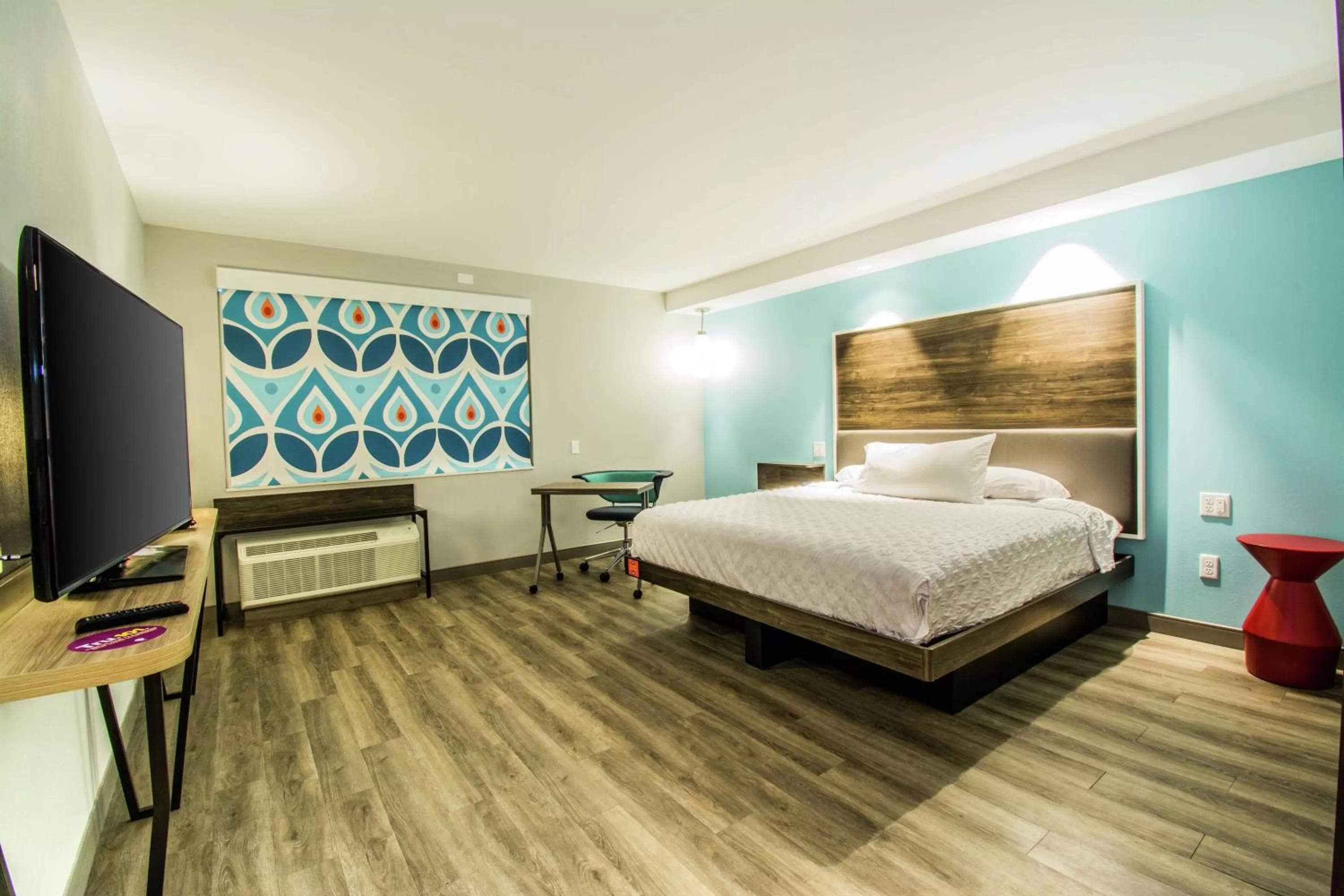 Bedroom, Bed in Tru By Hilton Bowling Green