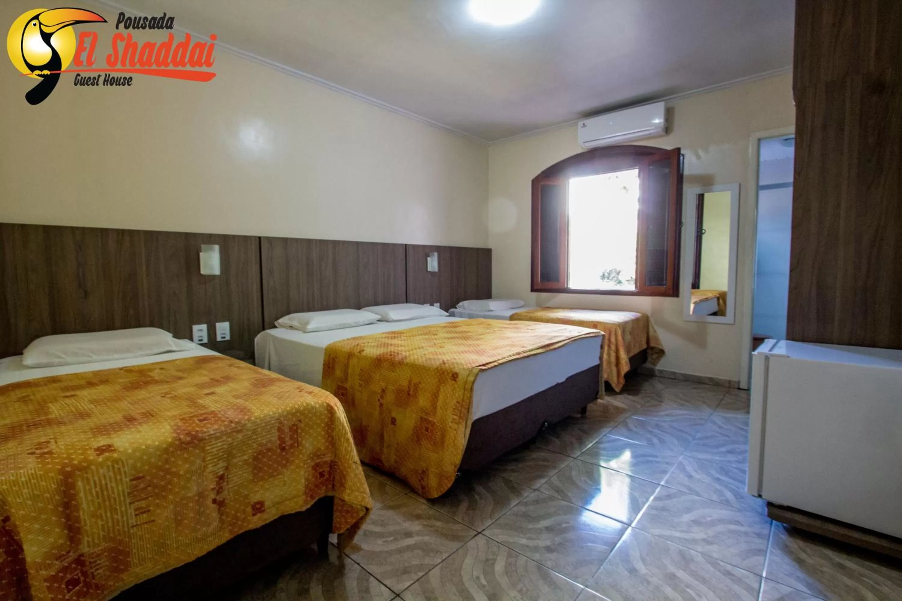 Shower, Bed in Pousada El Shaddai