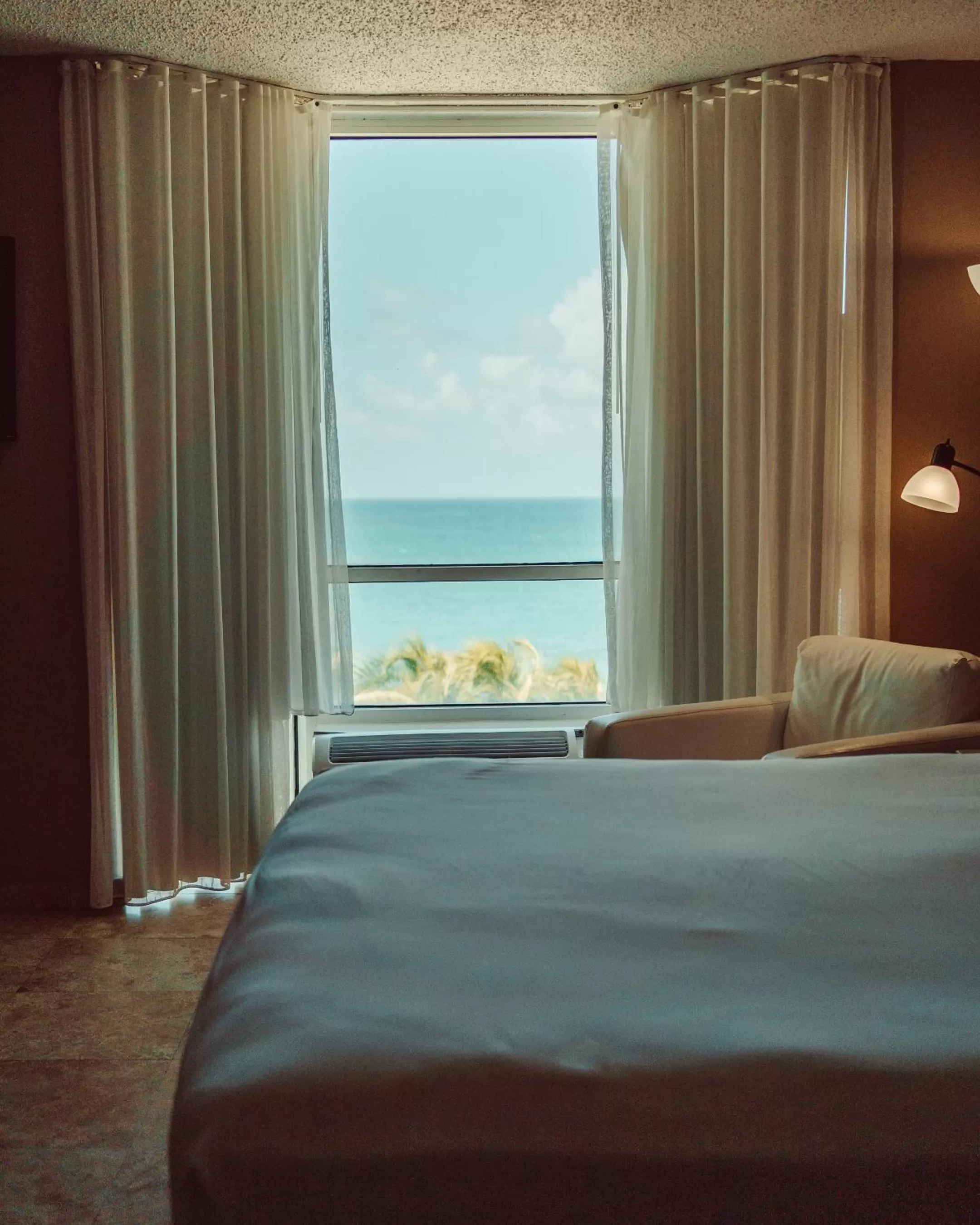 View (from property/room), Bed in San Juan Water & Beach Club Hotel