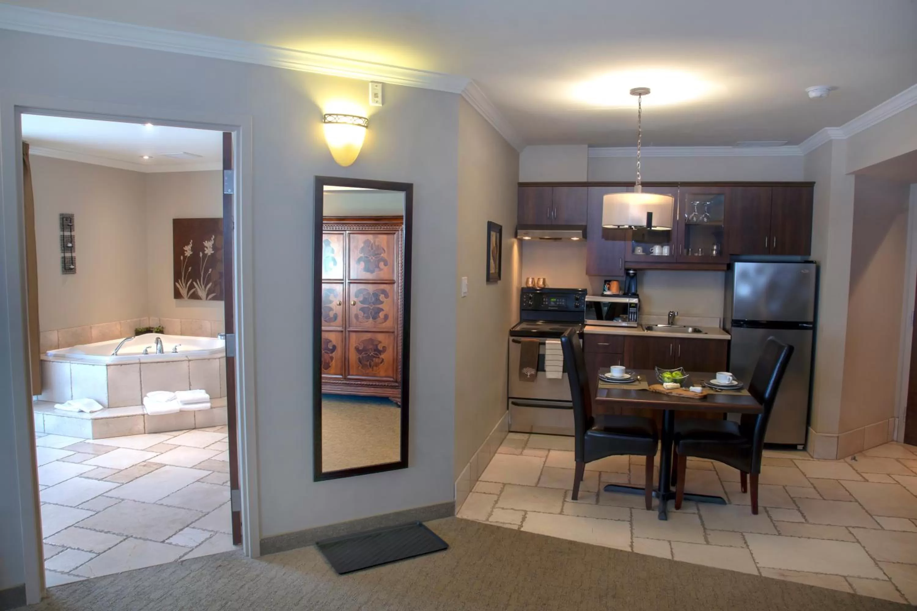 Kitchen or kitchenette in Hotel Brossard