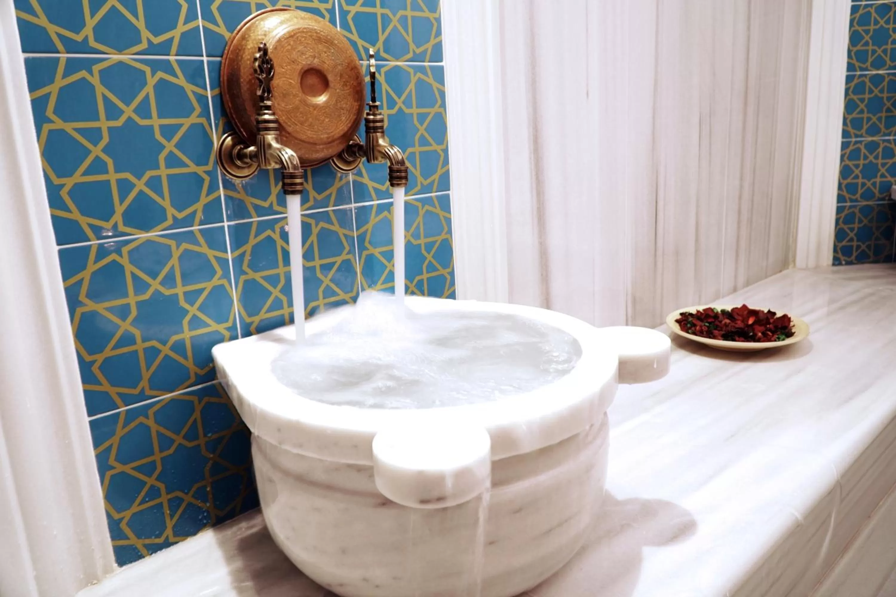 Public Bath in Tzl Suites Hotel Nişantaşı