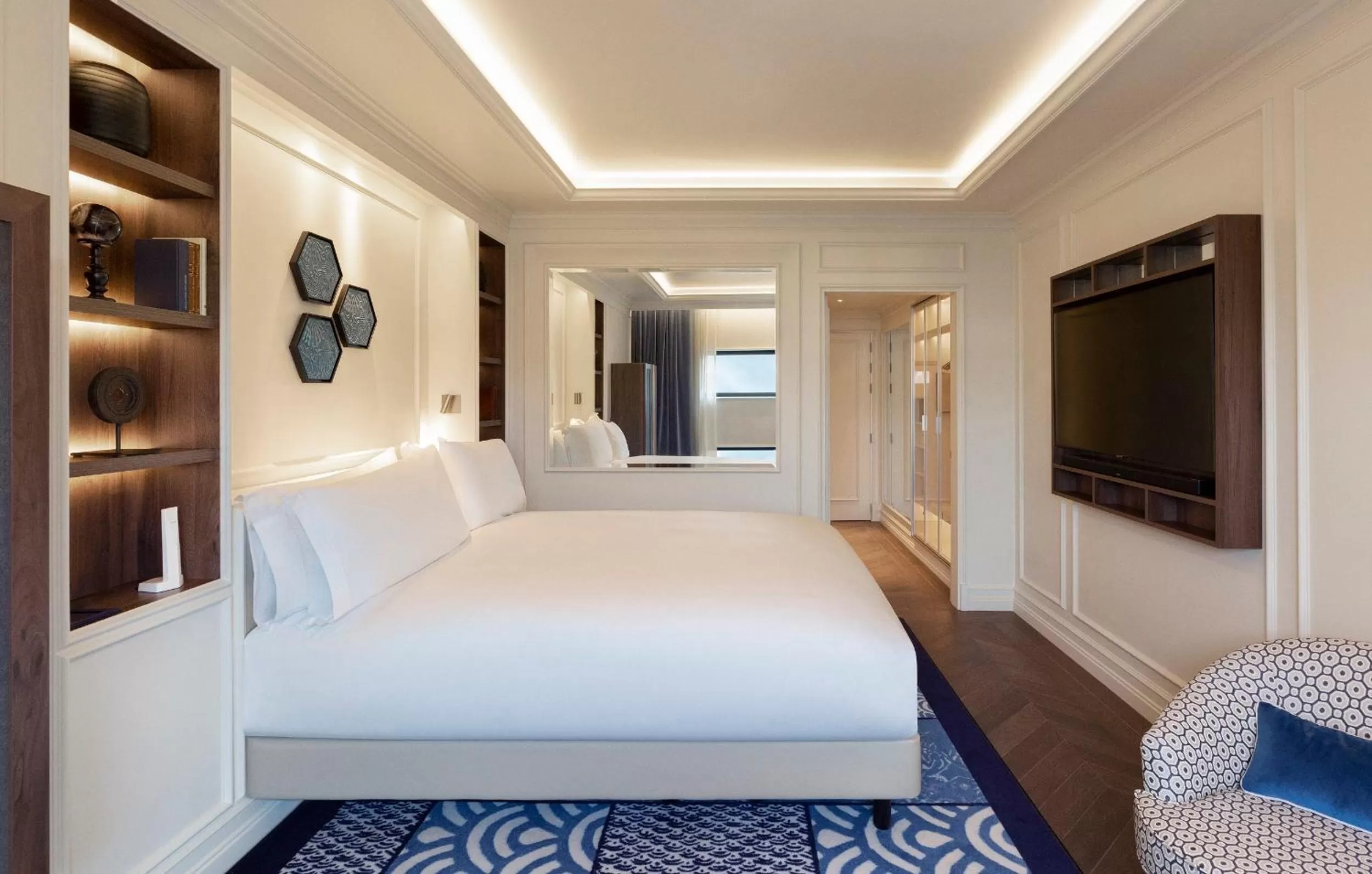 TV and multimedia, Bed in Sofitel Barcelona Skipper