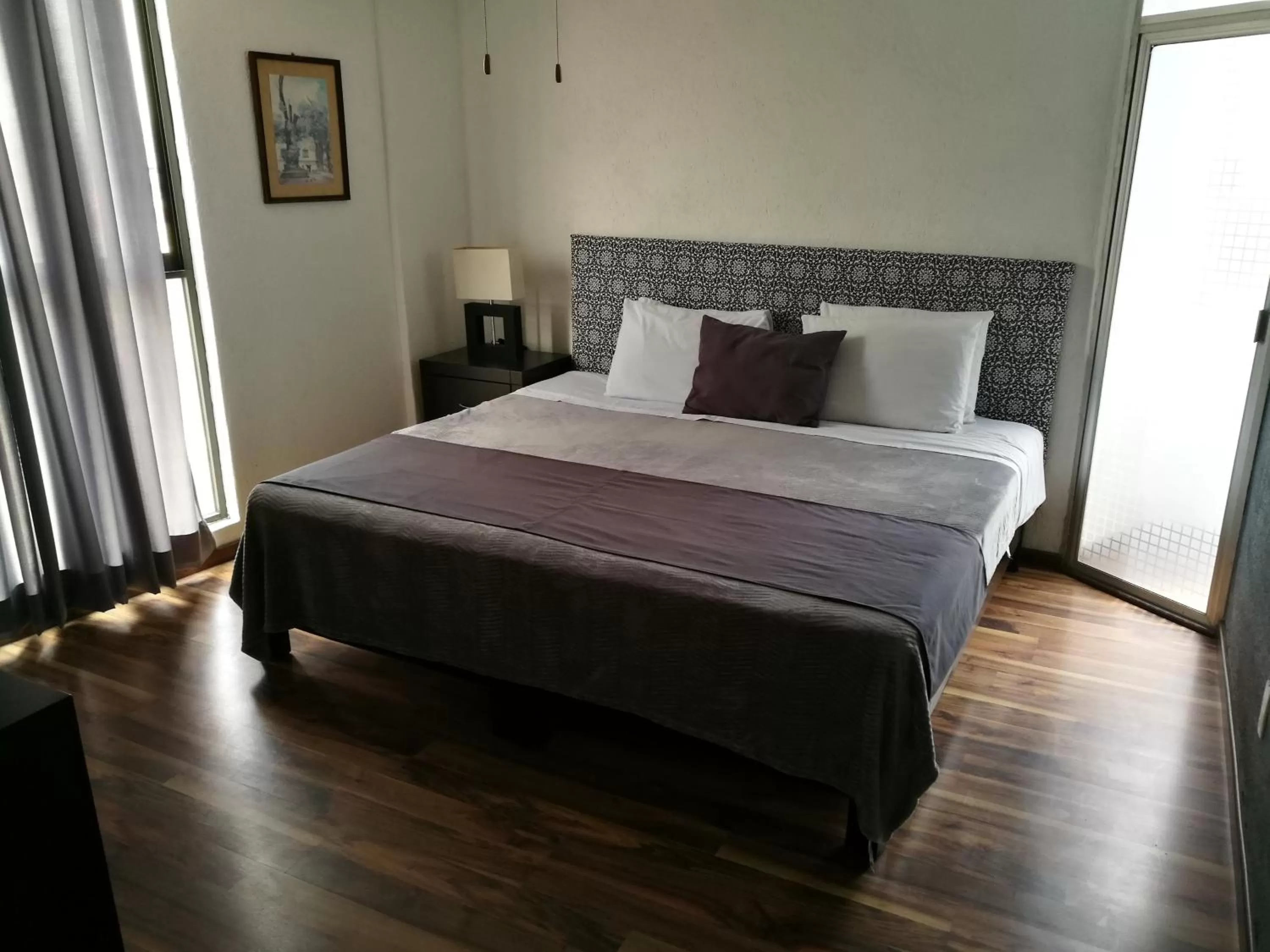 Photo of the whole room, Bed in Hotel delf-inn