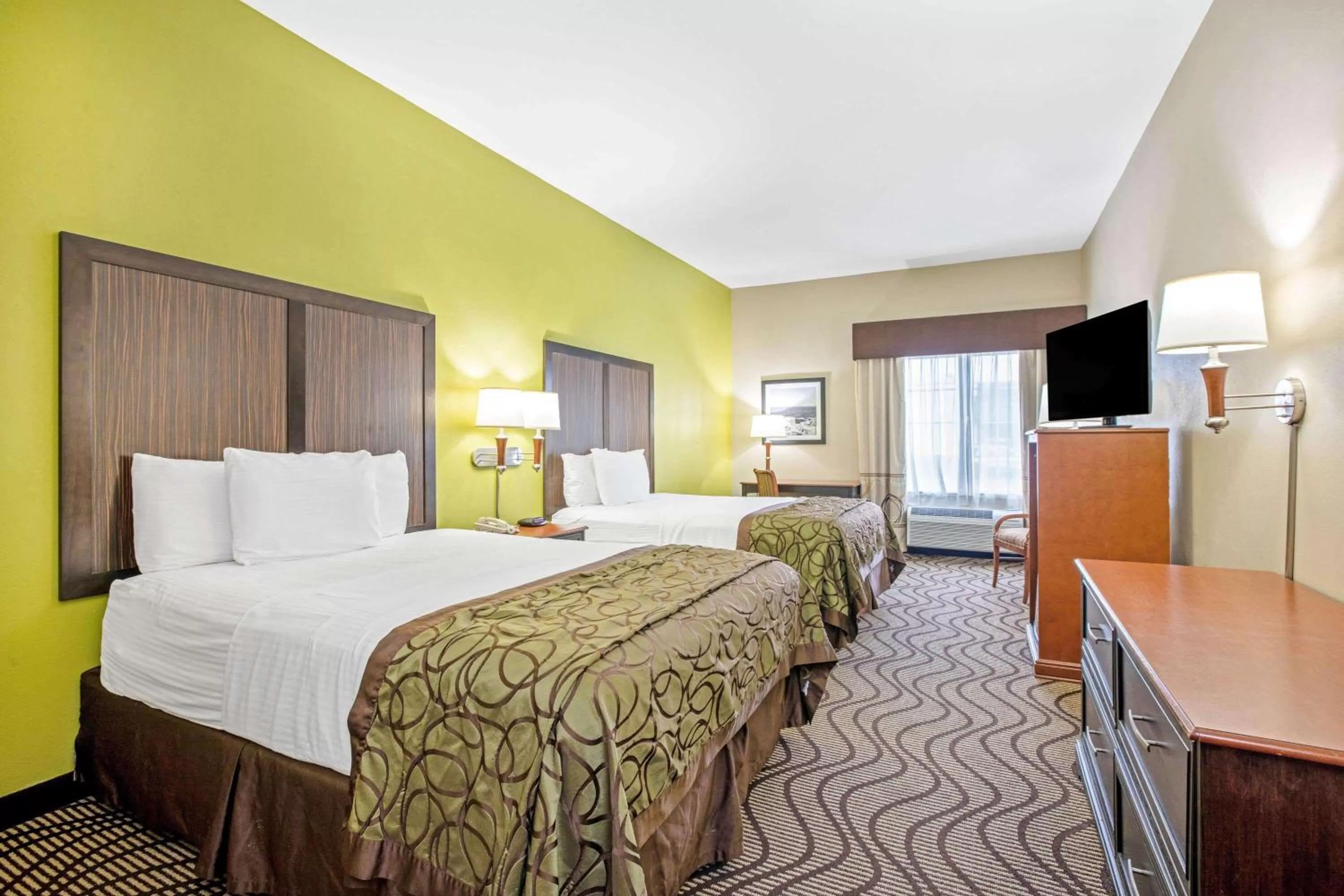 Photo of the whole room, Bed in La Quinta by Wyndham Corpus Christi Airport
