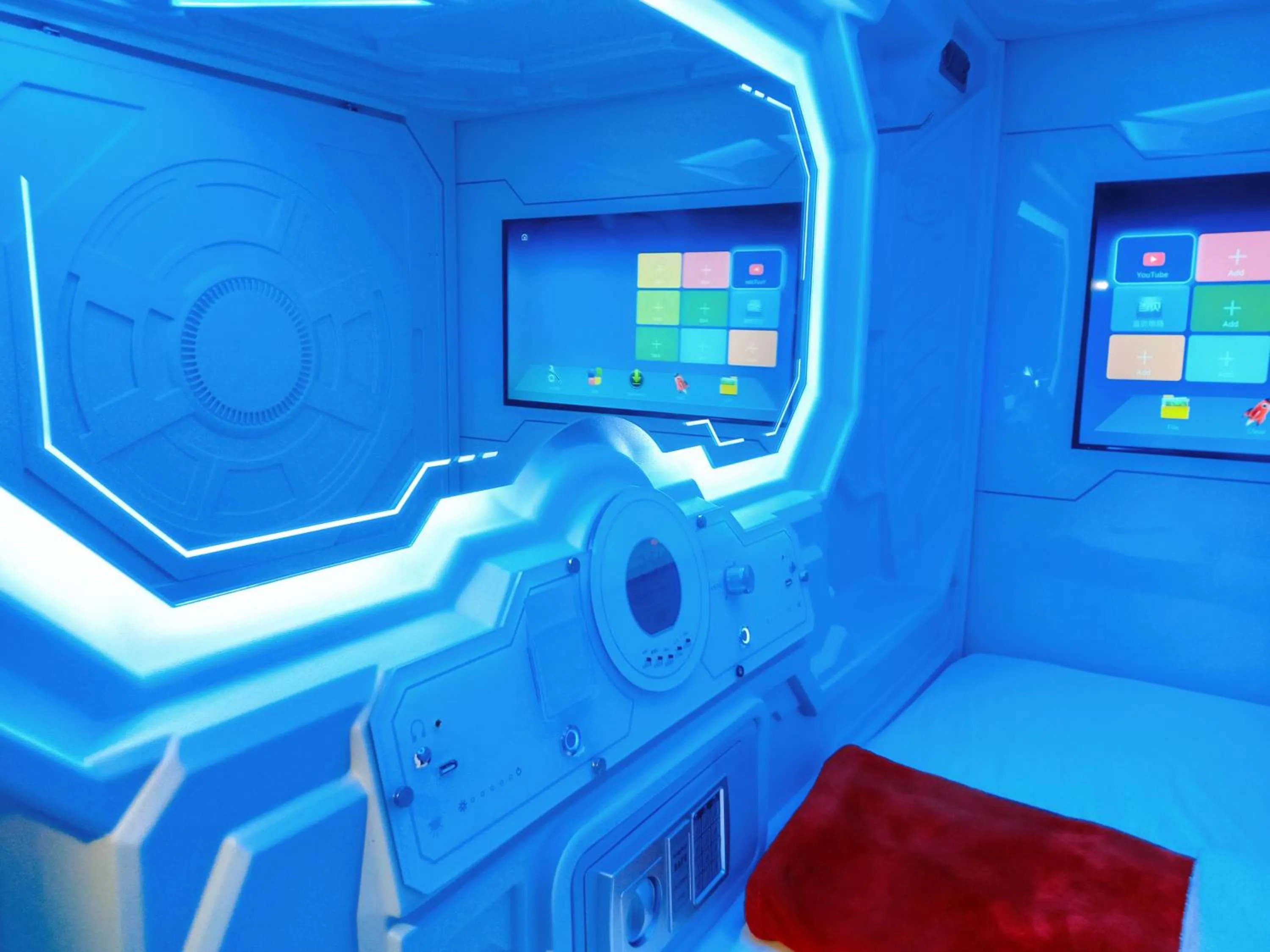 TV and multimedia in 8Hostel