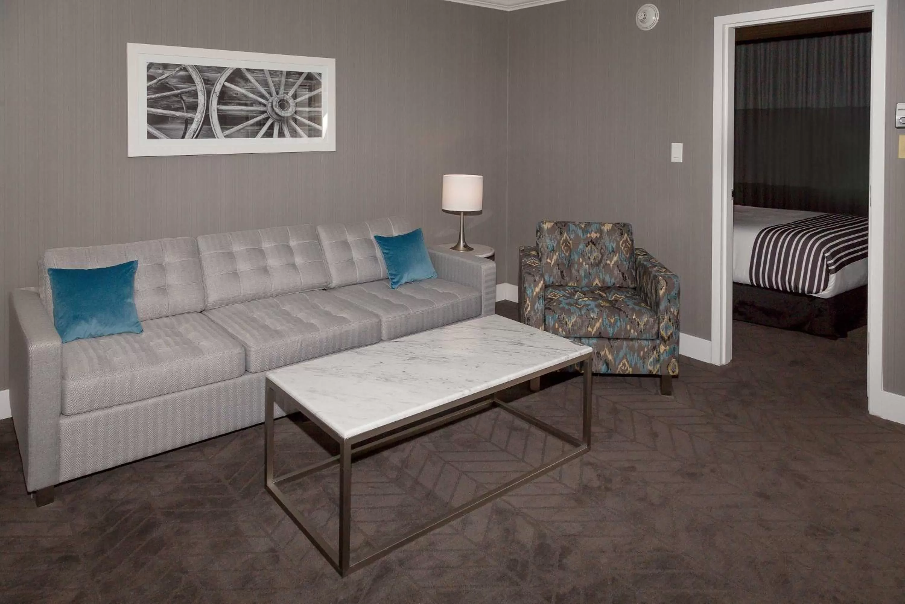 Photo of the whole room in Sandman Signature Lethbridge Lodge