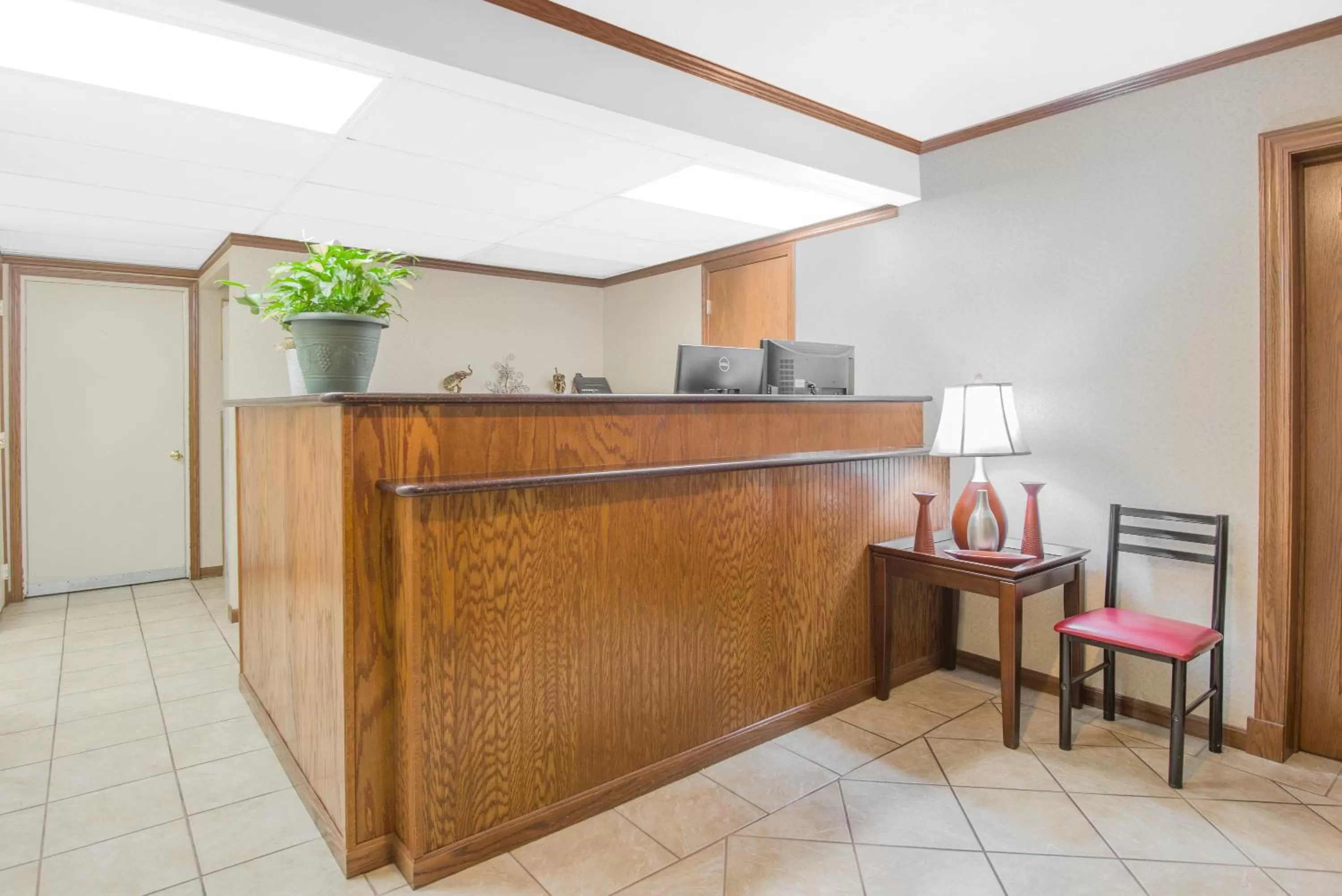 Lobby or reception in Travelodge by Wyndham Mansfield