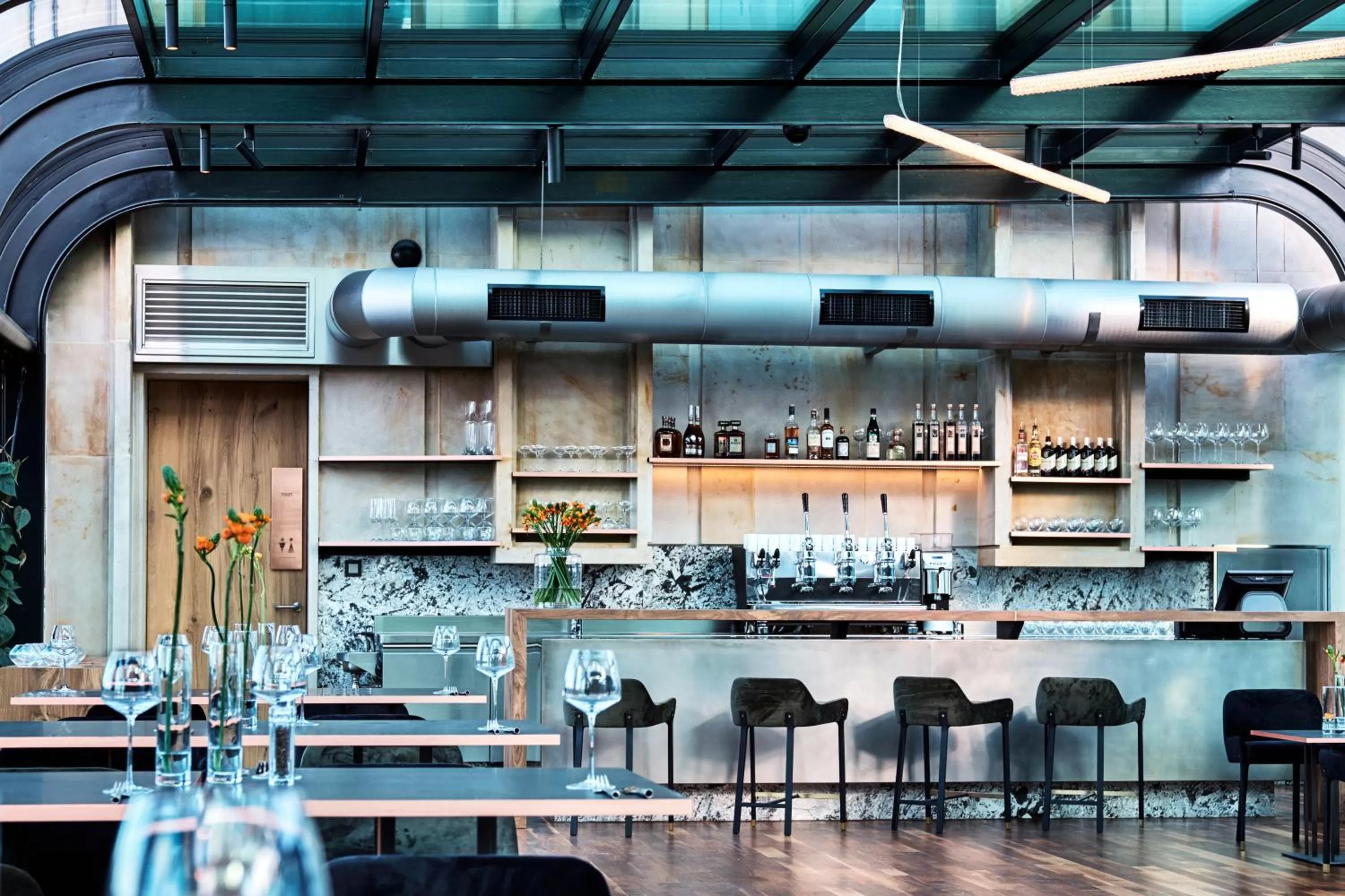 Restaurant/places to eat in Hotel Warszawa