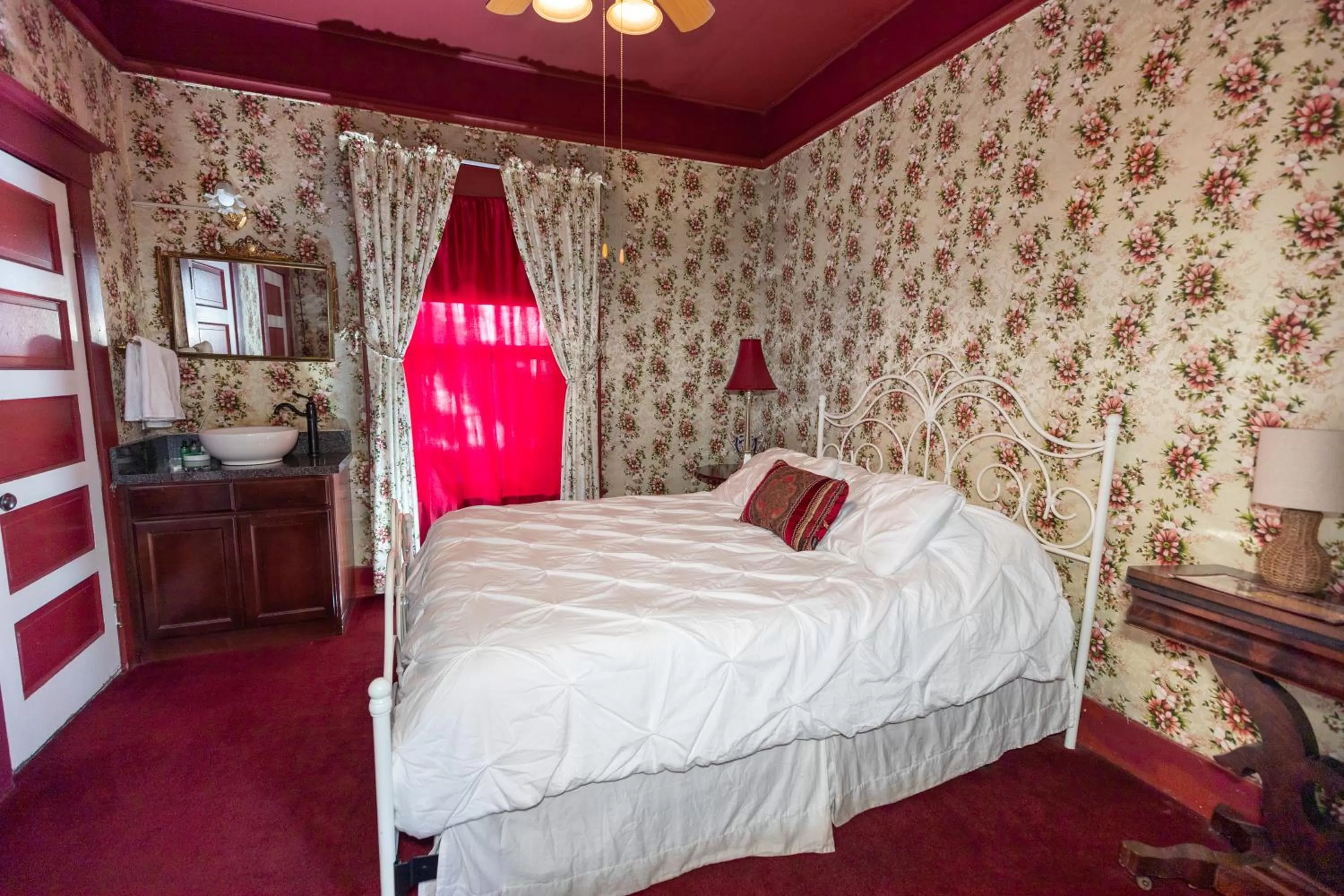 Bed in Bisbee Grand Hotel