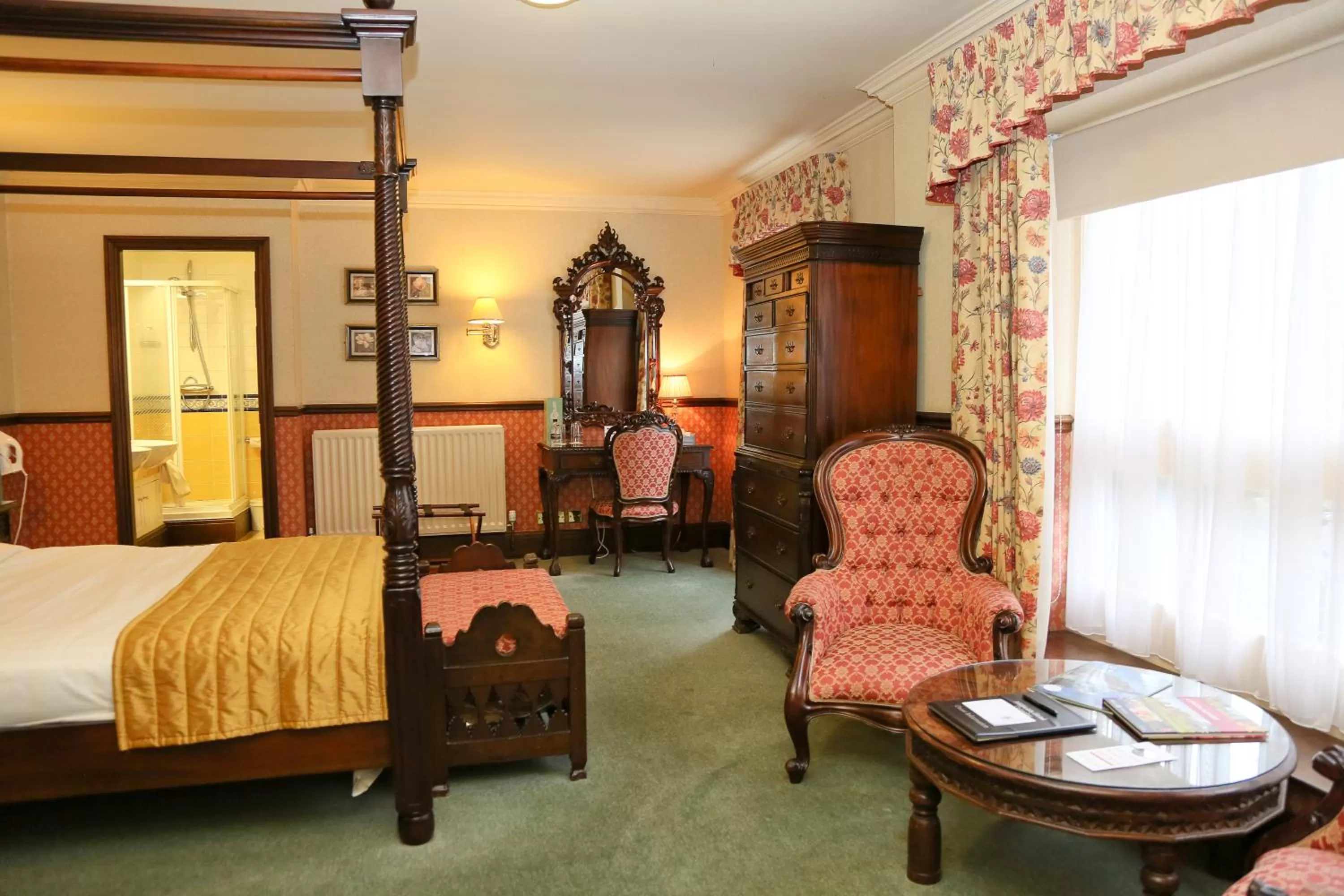 Bed in Millfields Hotel