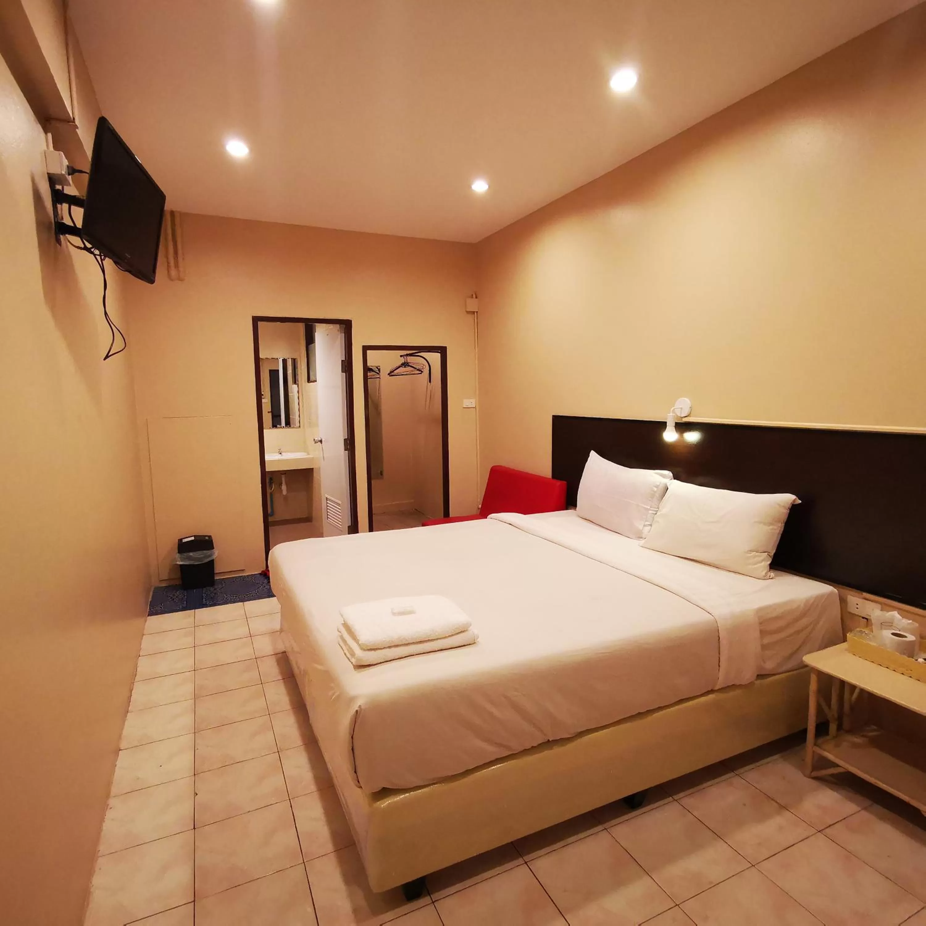 Bed in KKinn South Pattaya