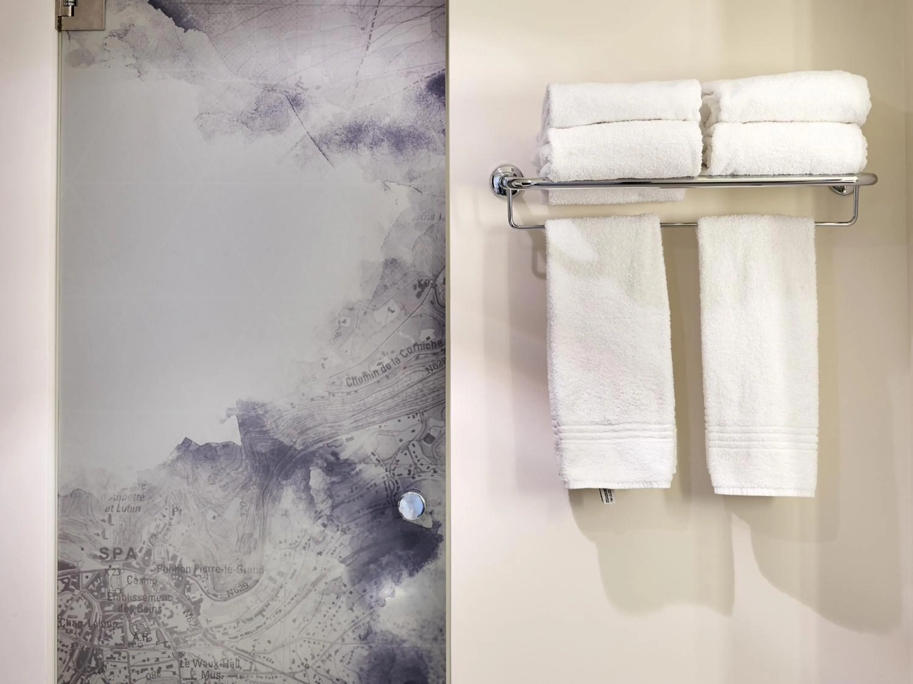 Bathroom in Radisson BLU Palace Hotel, Spa