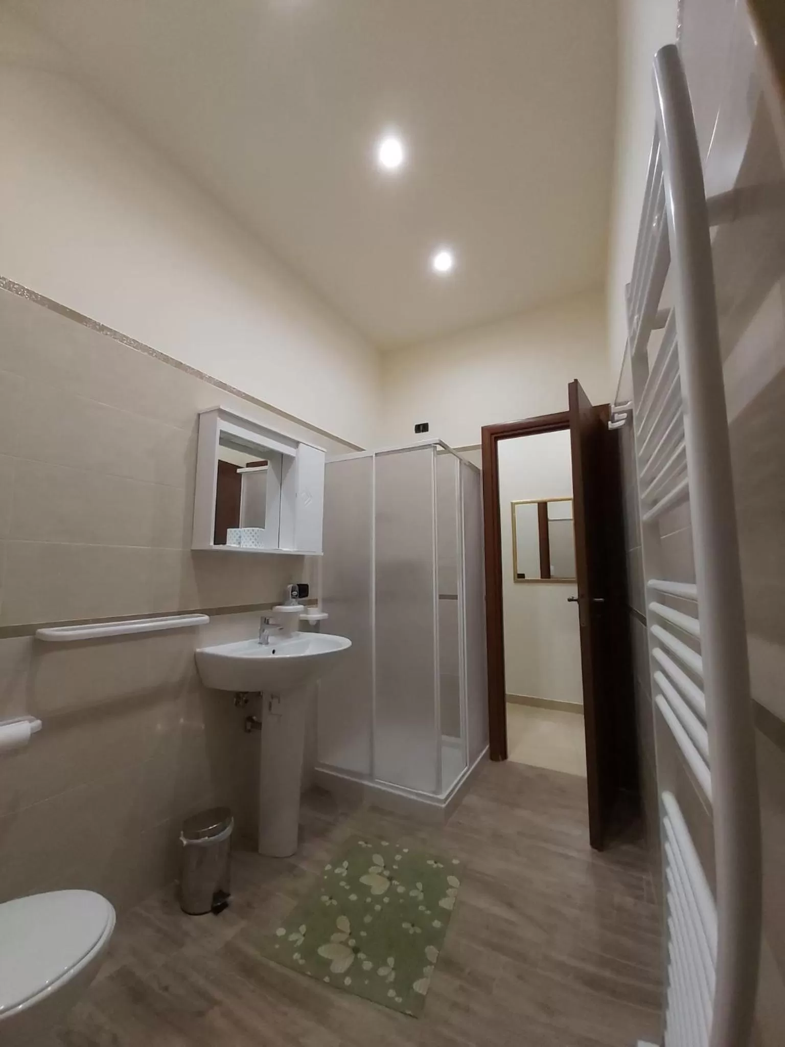 Shower in B&B il Baglio