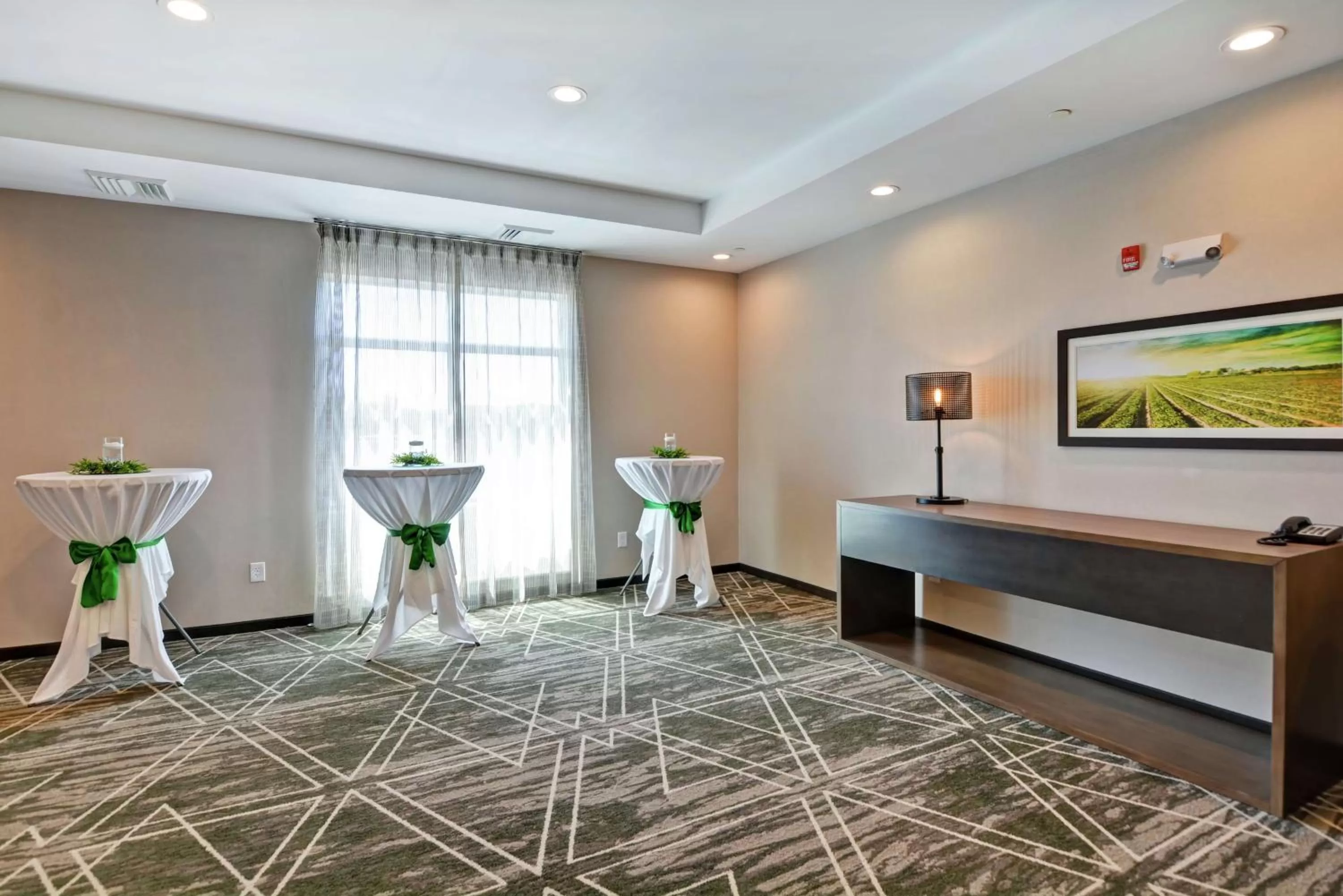 Meeting/conference room, Bed in Homewood Suites By Hilton Hadley Amherst