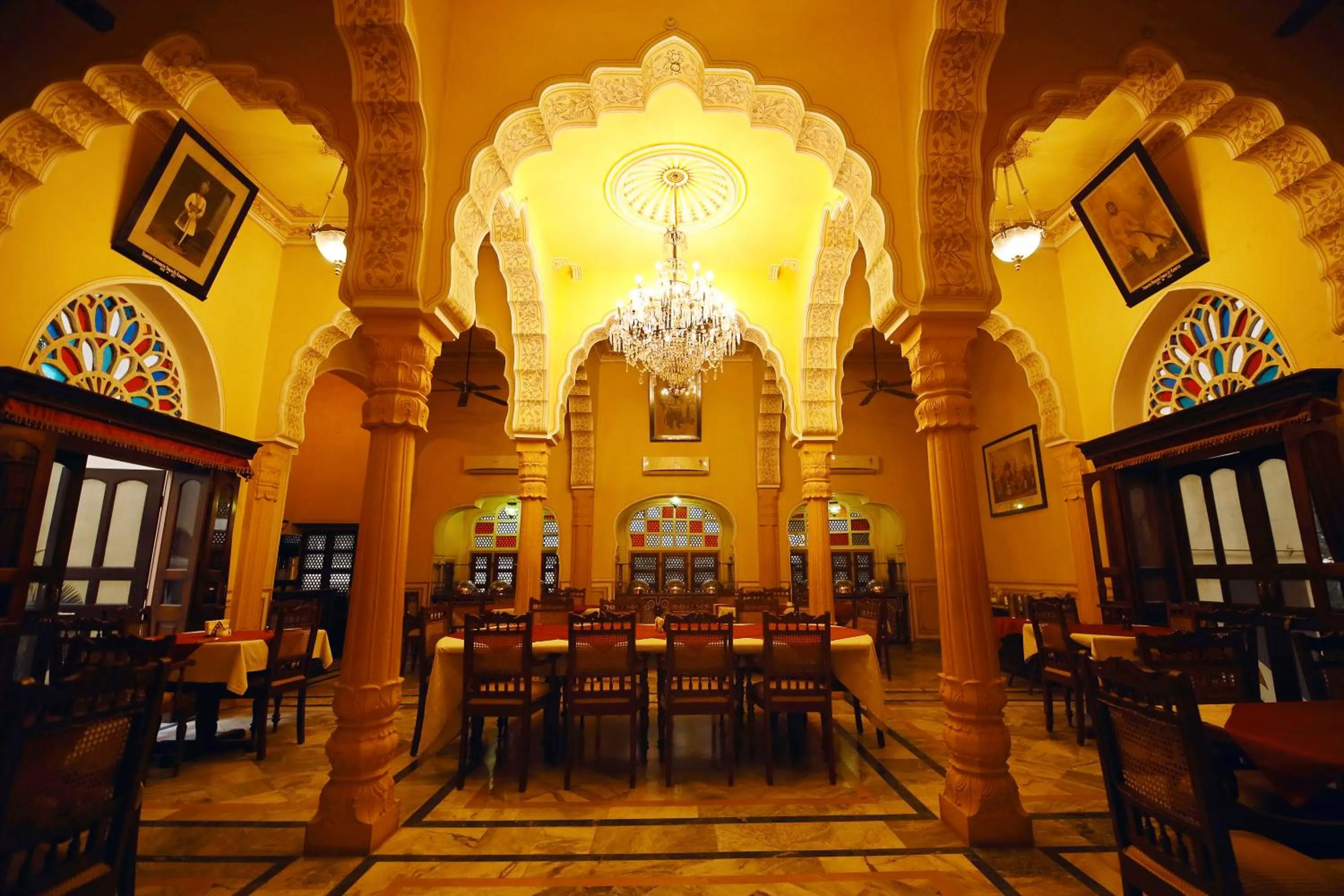Dining area in Hotel Narain Niwas Palace
