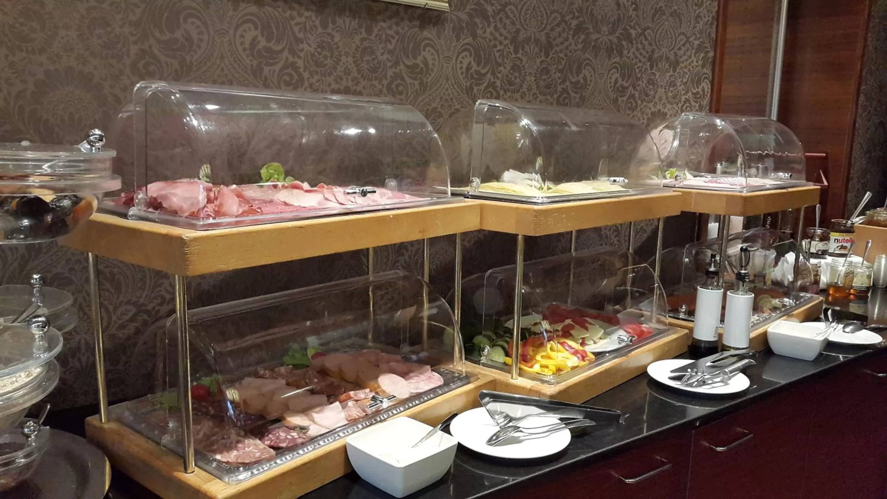 Buffet breakfast in SORAT Insel-Hotel Regensburg
