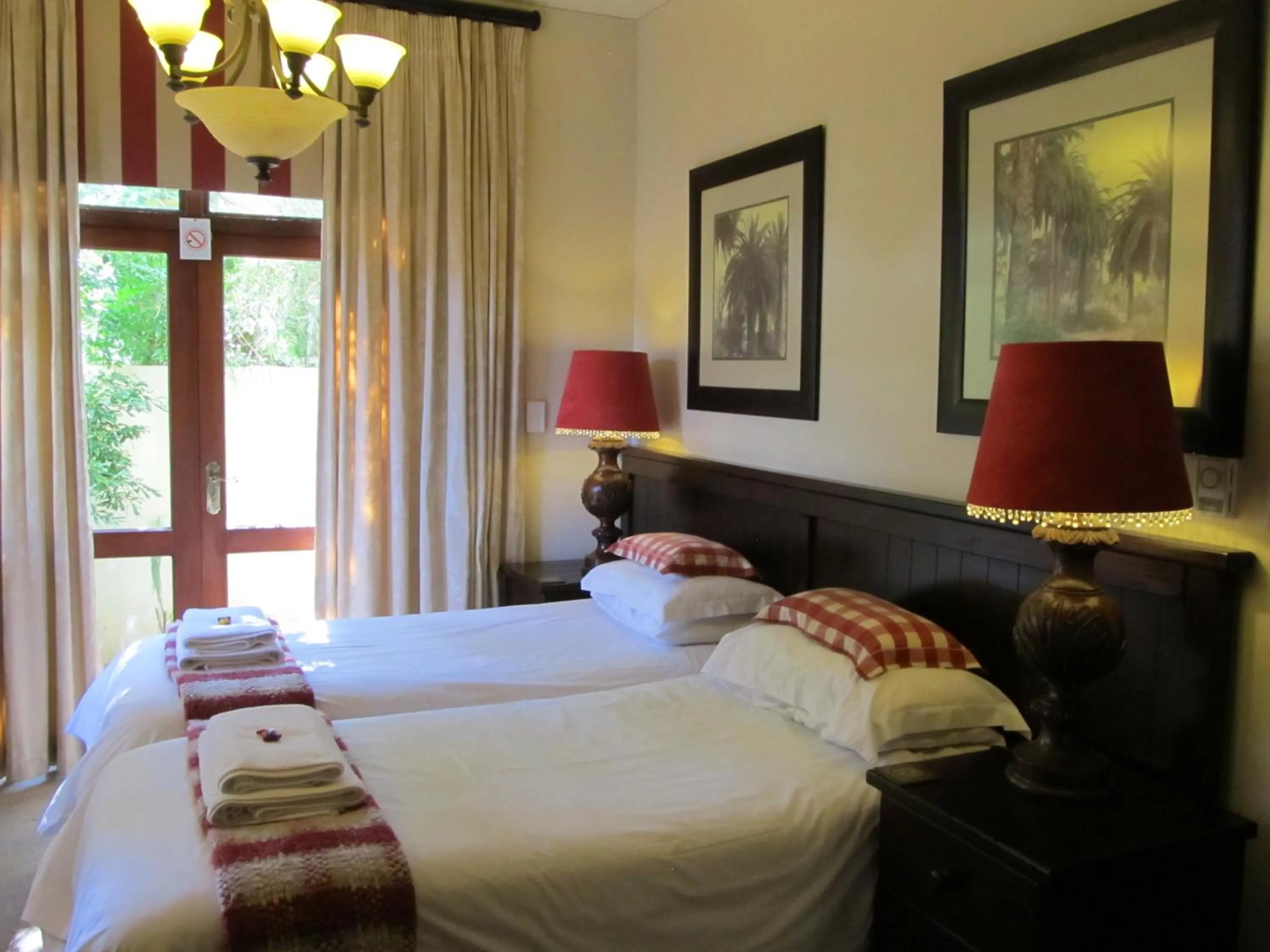 Bedroom, Bed in Villa Lugano Guesthouse