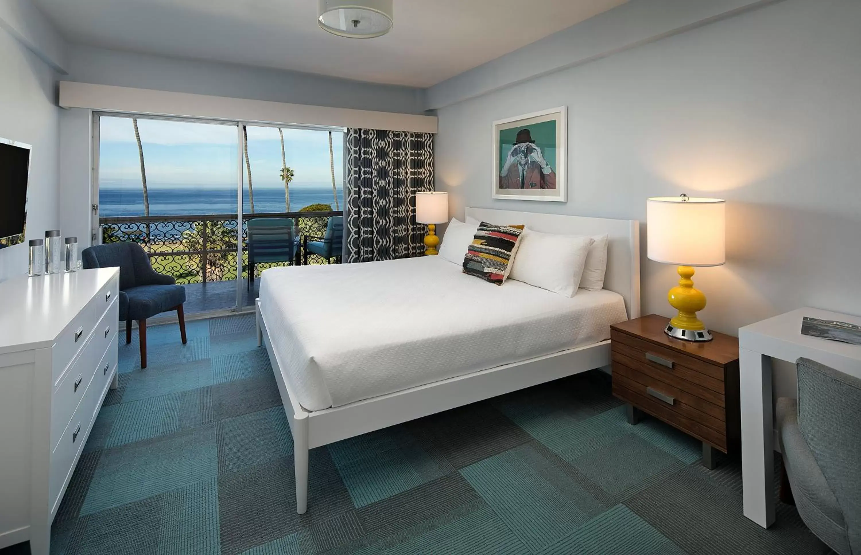 Oceanfront King + Queen Suite in La Jolla Cove Suites Oceanfront King + Queen Suite in La Jolla Cove Suites