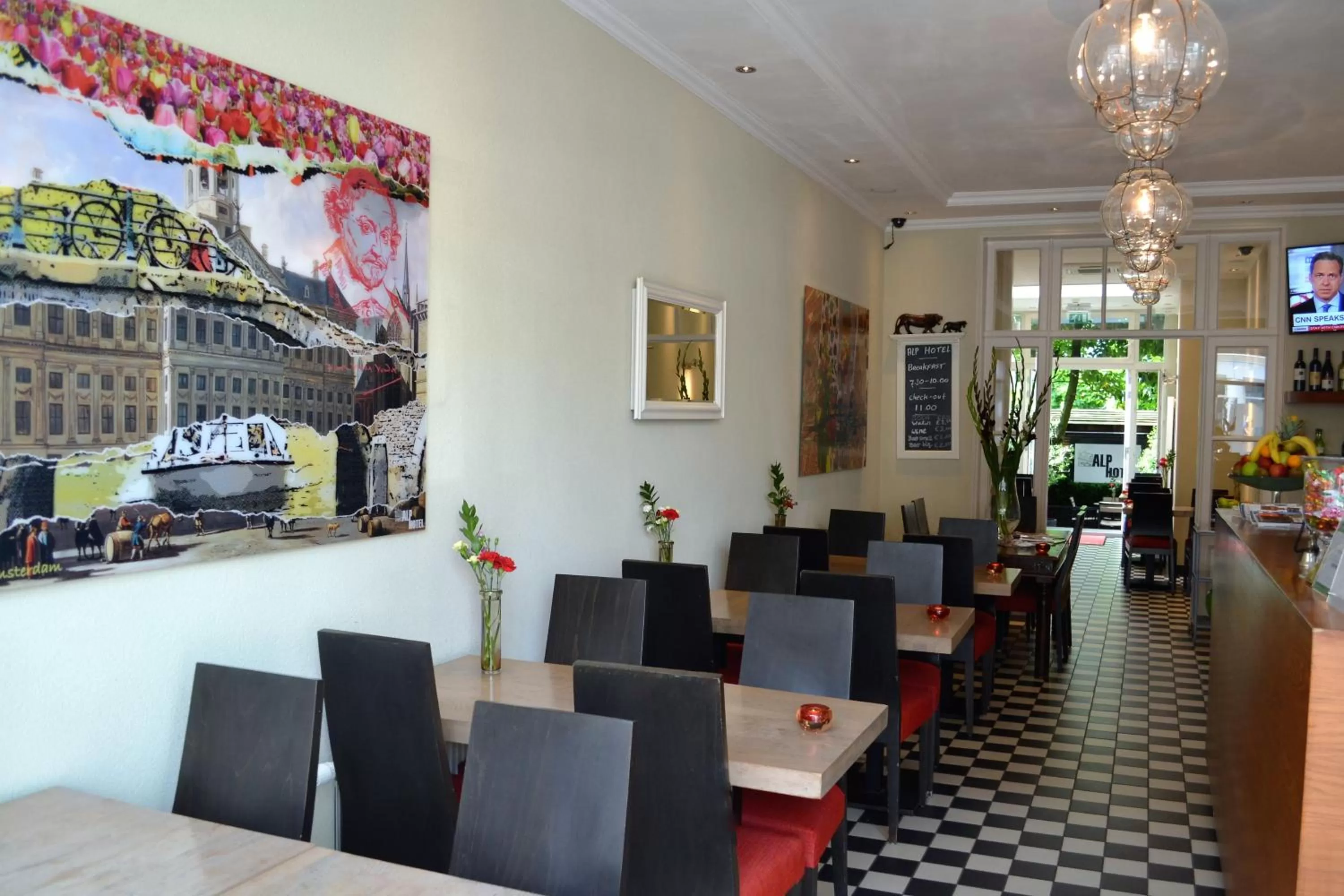 Restaurant/places to eat in Alp Hotel