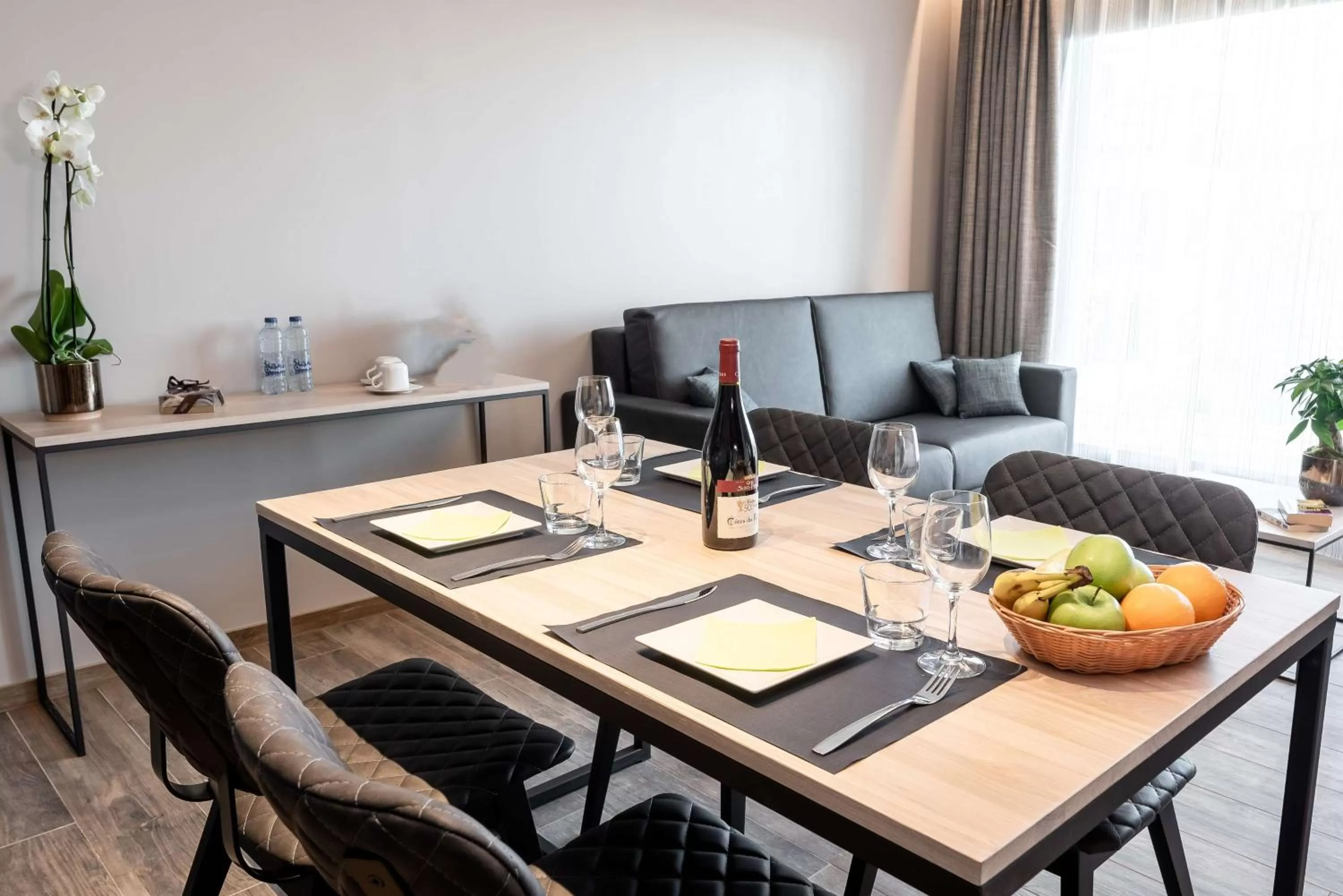 Photo of the whole room in Golden Lakes Hotel