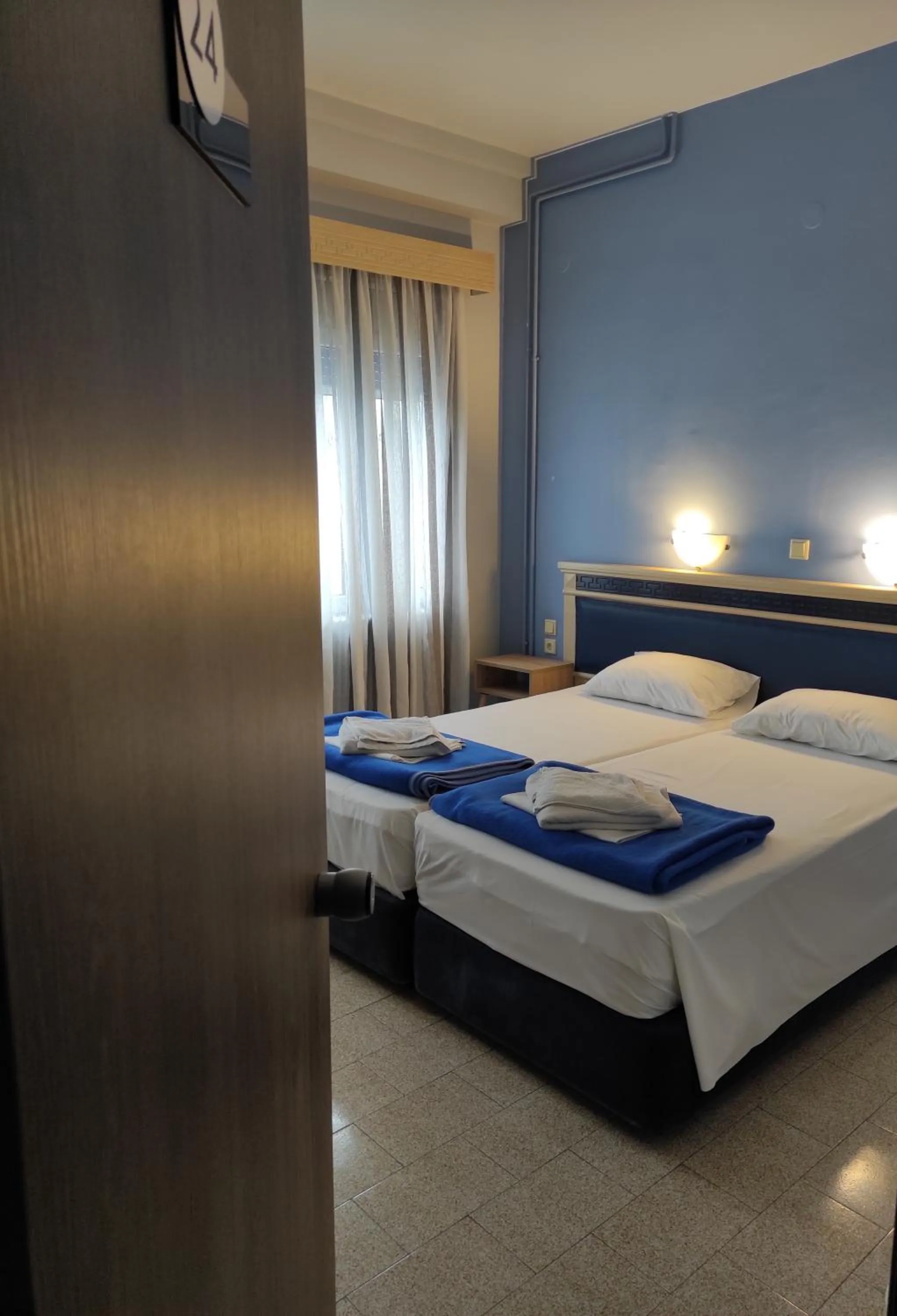 Bedroom, Bed in Hôtel Argo