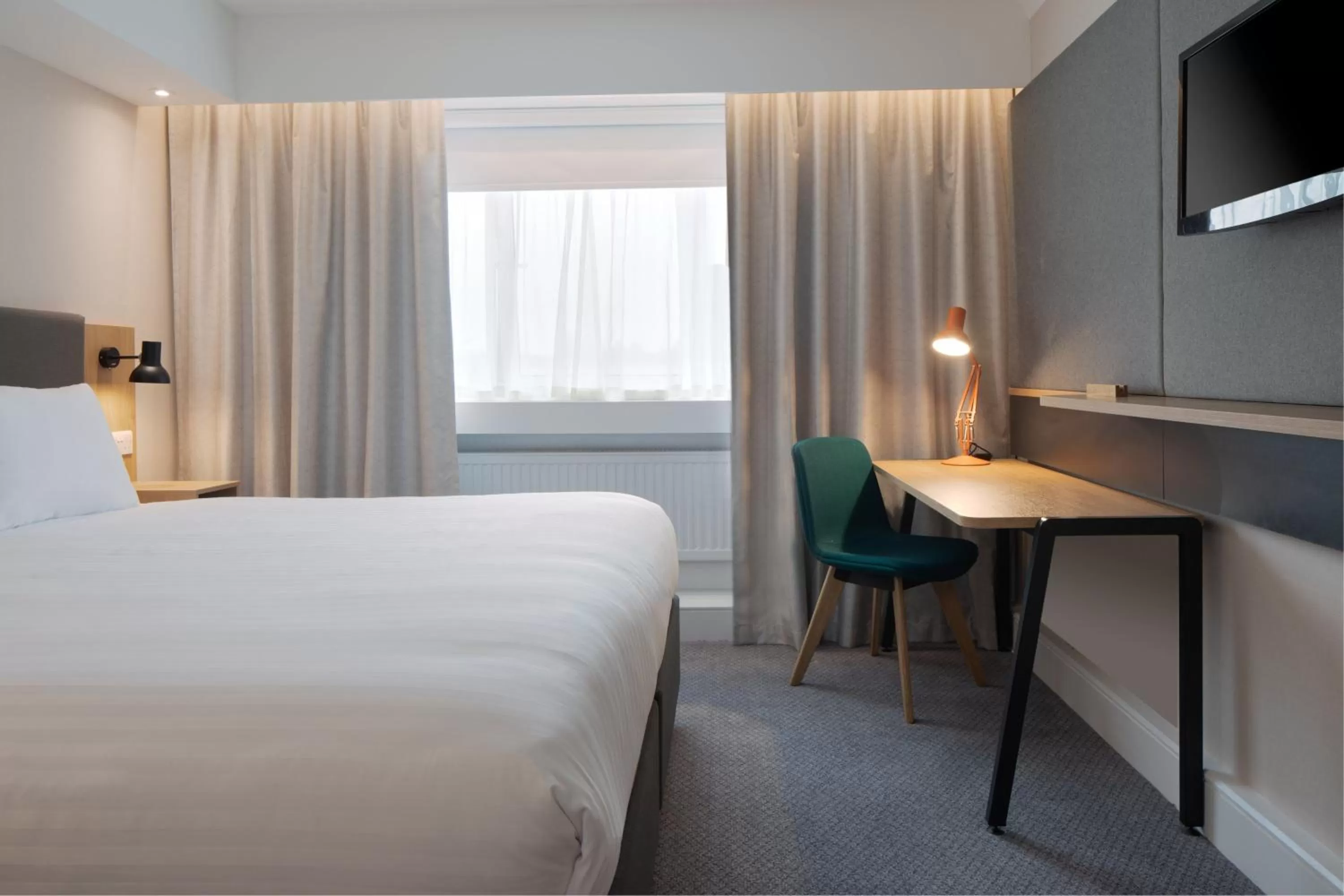 Photo of the whole room, Bed in Holiday Inn Bolton Centre by IHG