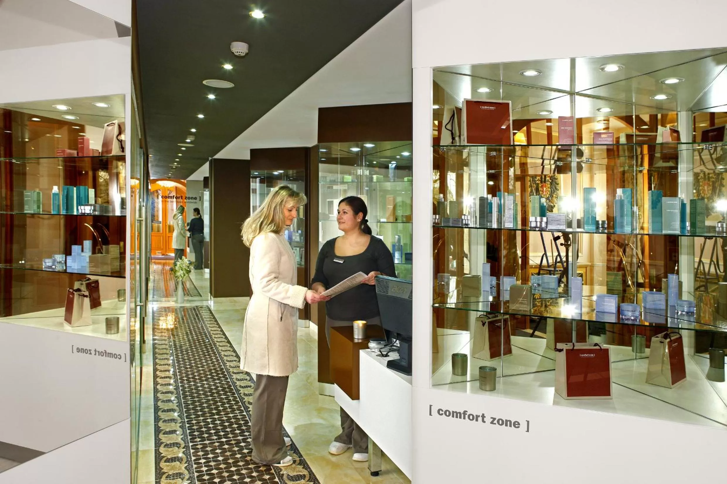 People in Ensana Hvězda - Imperiál - Neapol