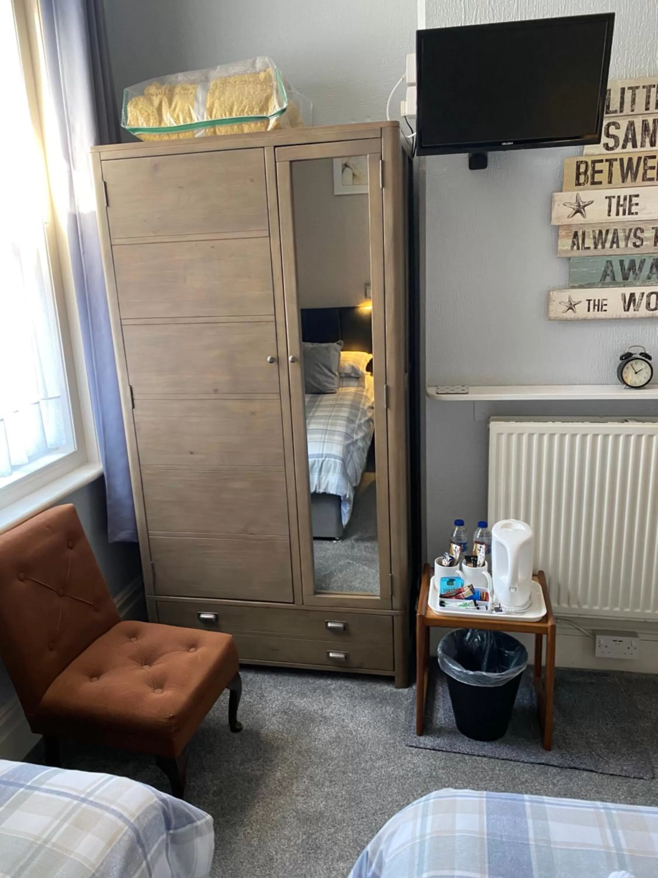 TV/Entertainment Center in Inglewood Guest House