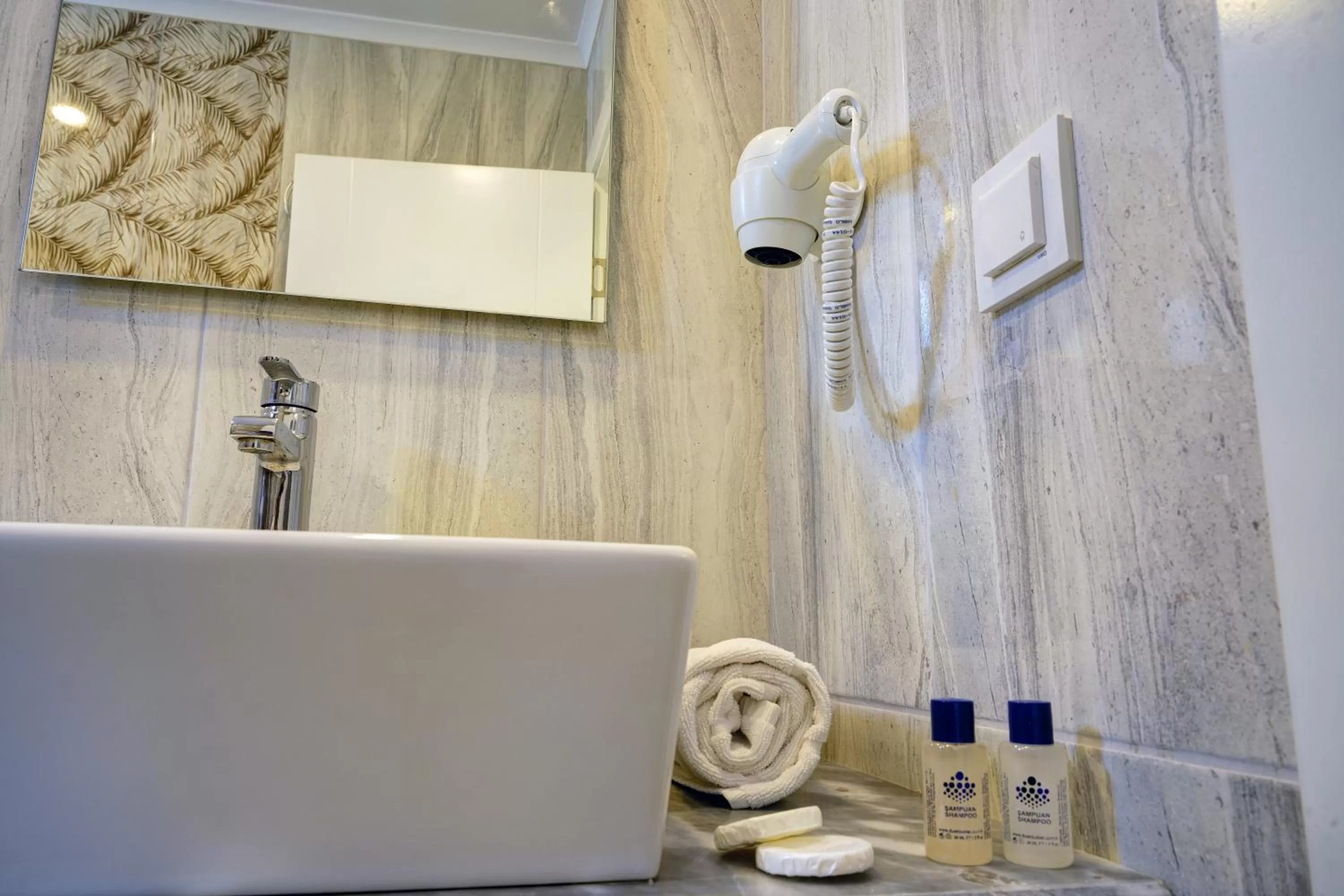 Bathroom in Ozcan Hotel